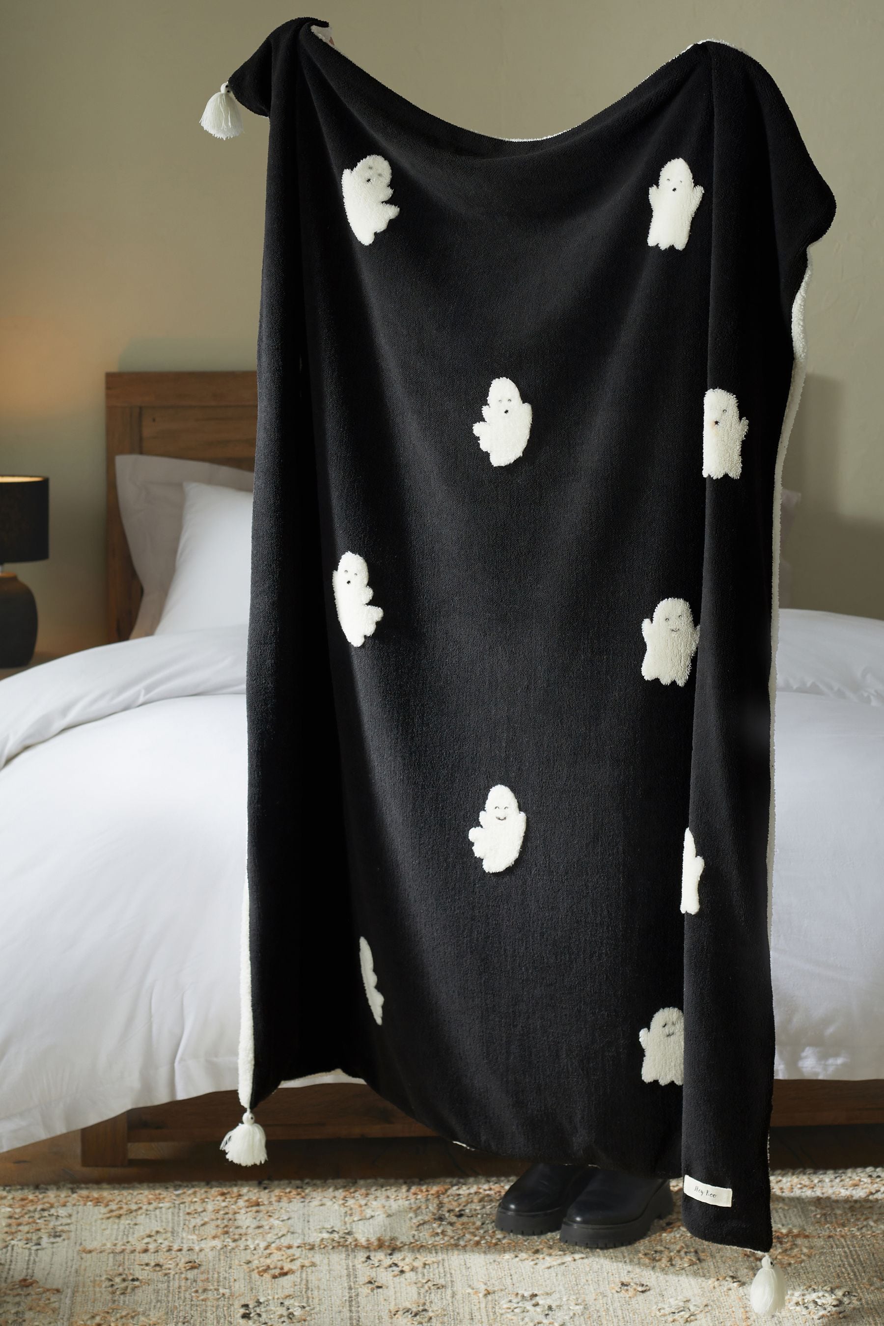 Black/White Halloween Ghost Fleece Throw