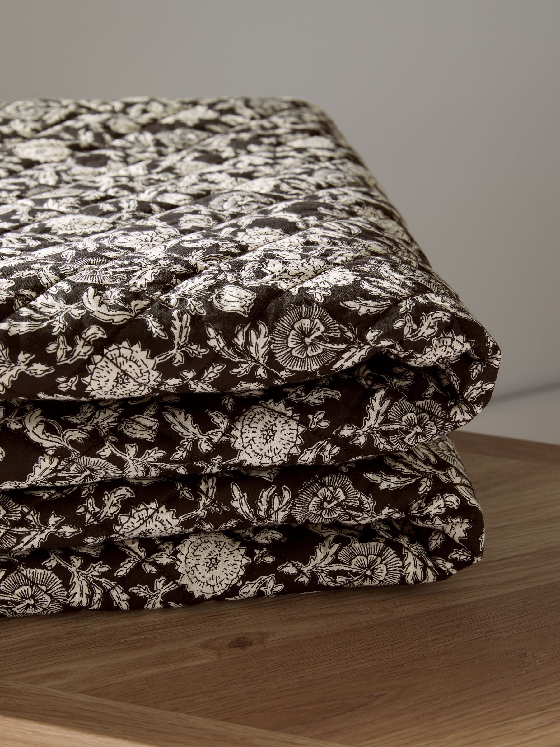 Black/White Woodblock Floral Bedspread