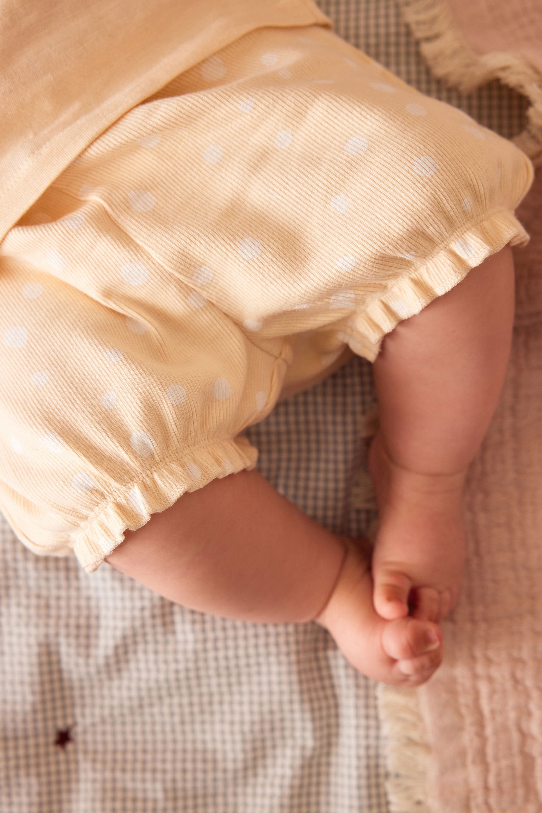 Cream Bear Baby Top and Shorts 2 Piece Set