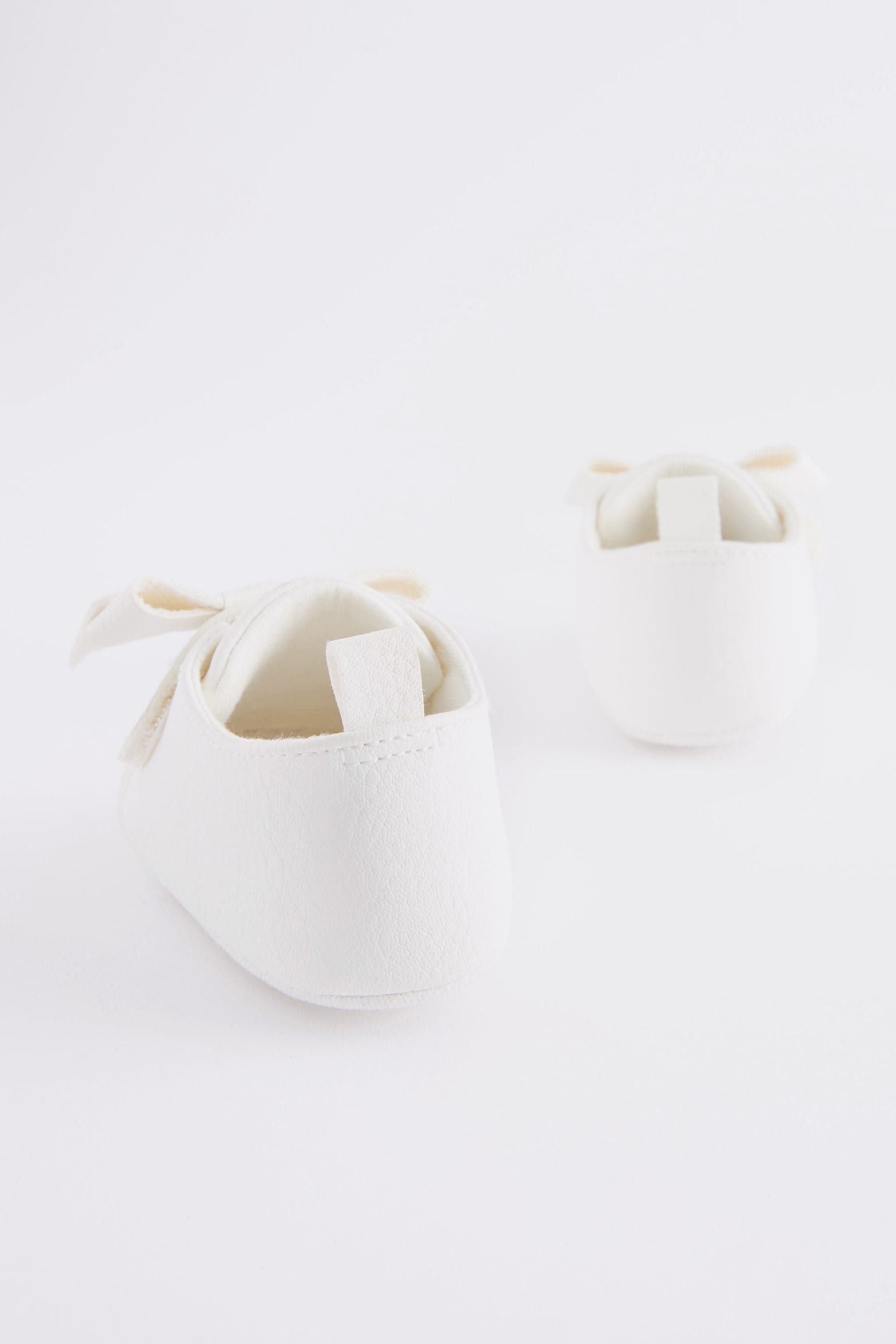 White Bow Baby Trainers (0-24mths)