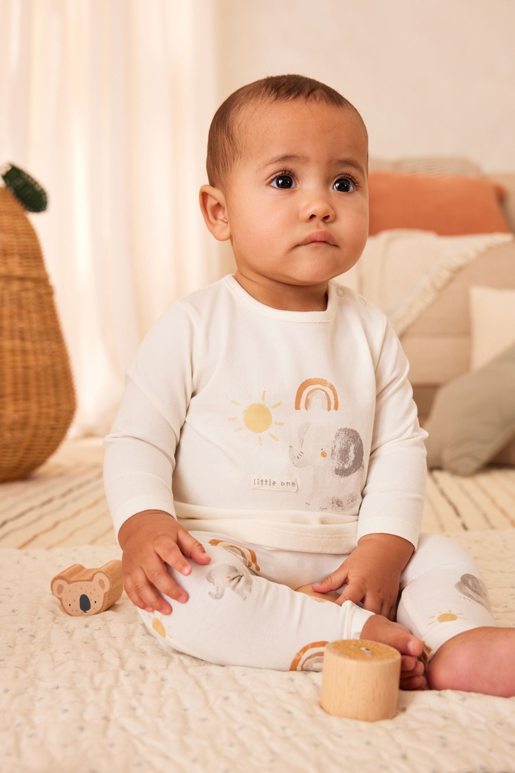 Cream Elephant Baby Top And Leggings Set (0mths-3yrs)