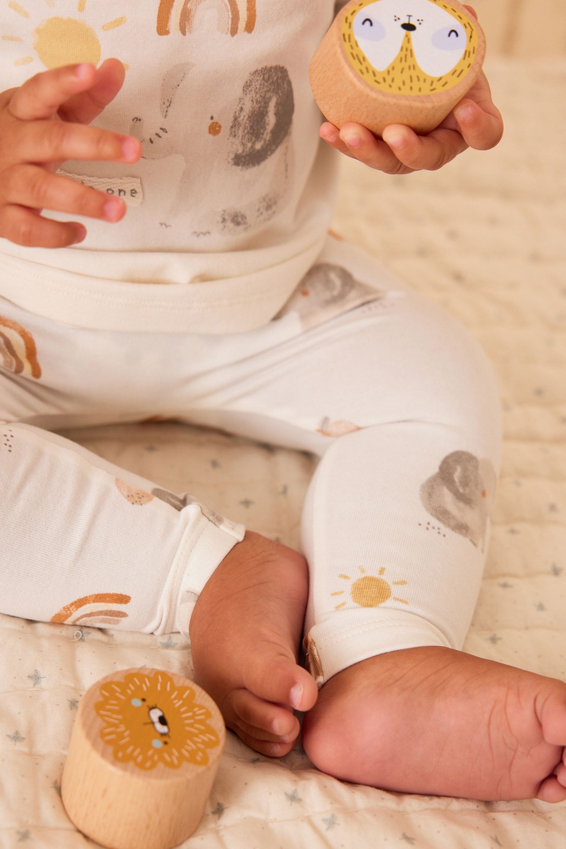 Cream Elephant Baby Top And Leggings Set (0mths-3yrs)