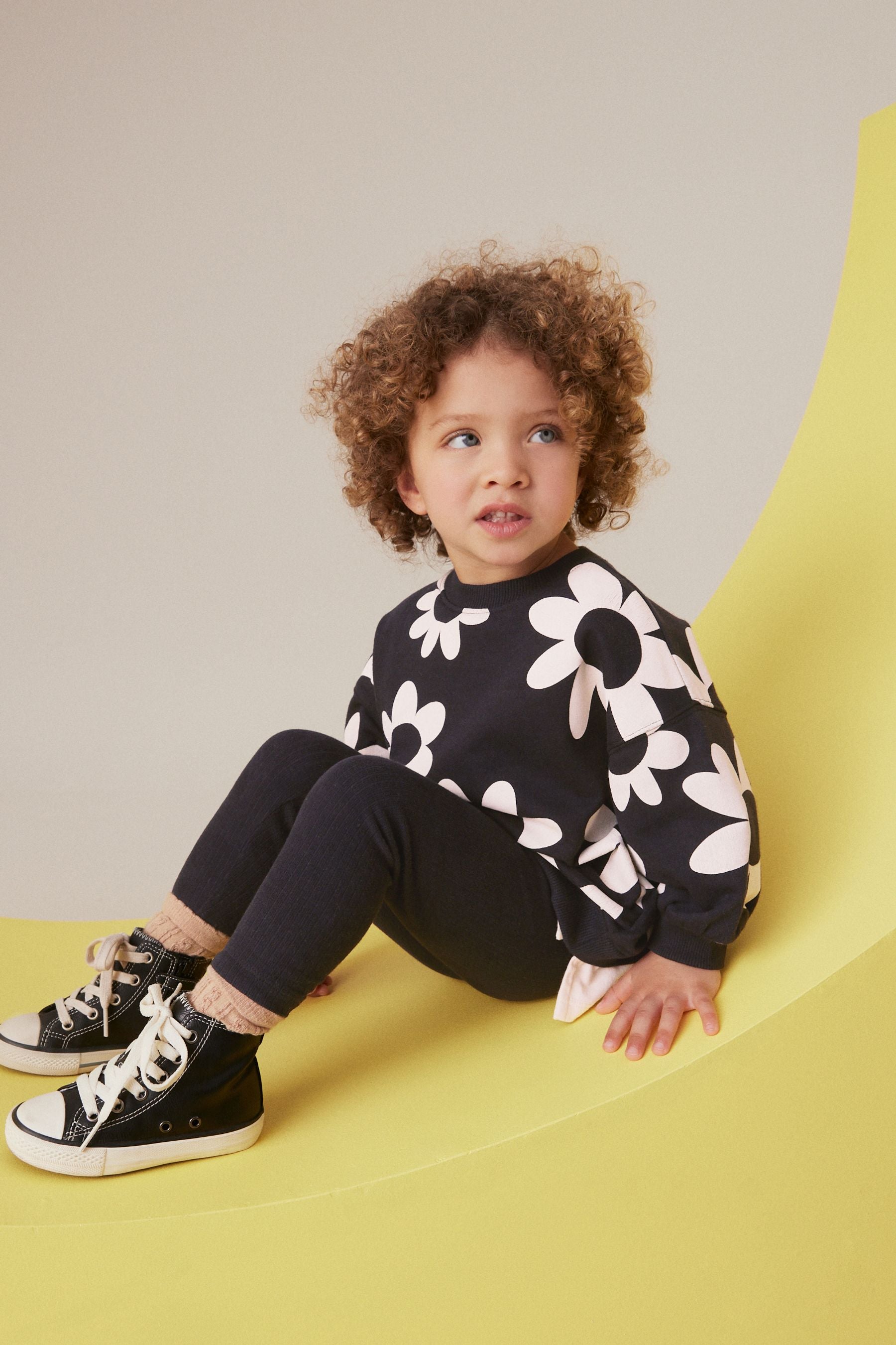 Black/White Flowers Sweatshirt and Leggings Set (3mths-7yrs)