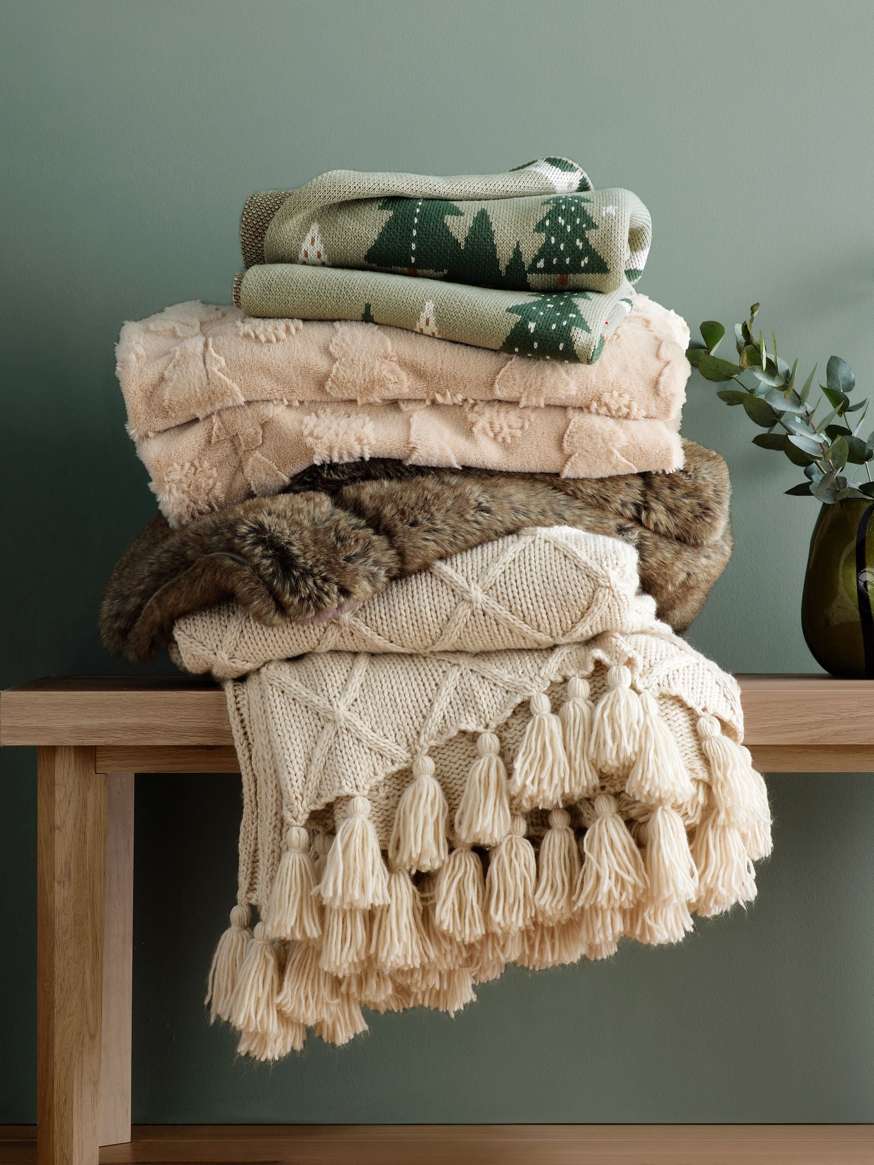 Light Natural Chunky Cable Knit Throw