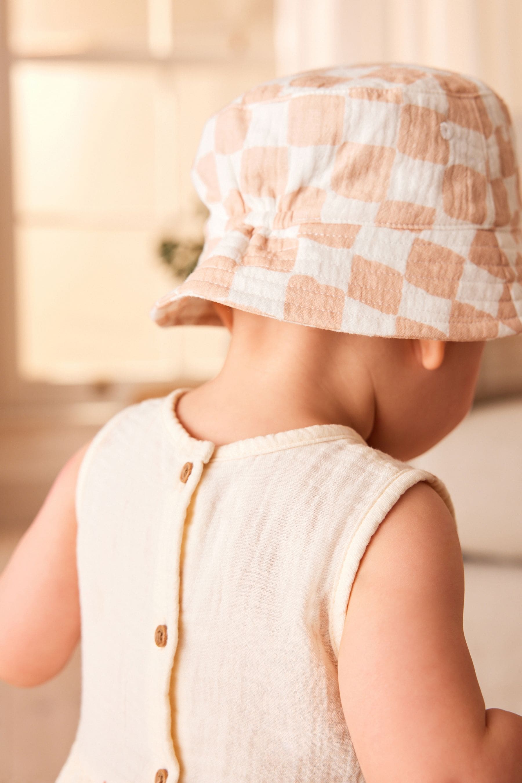 Neutral Checkerboard Baby Bucket Hat (0mths-2yrs)