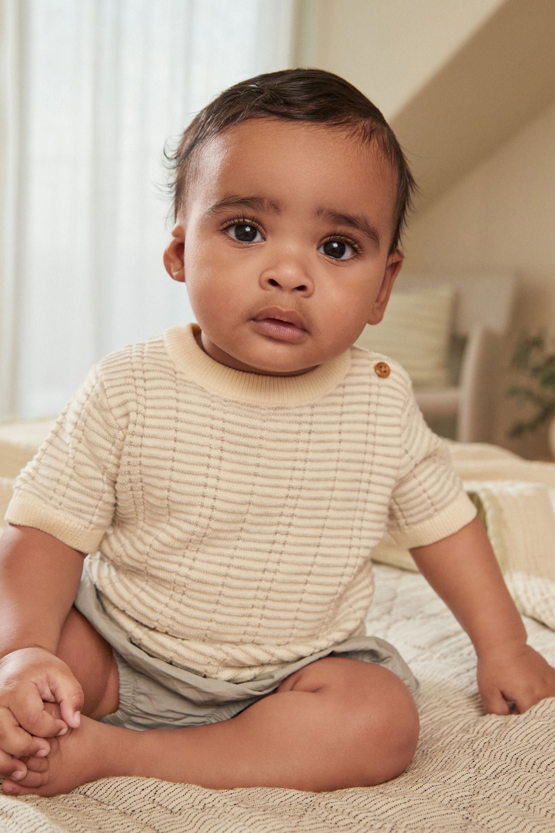 Grey/White Knitted Baby Top and Bloomer Short Set (0mths-2yrs)