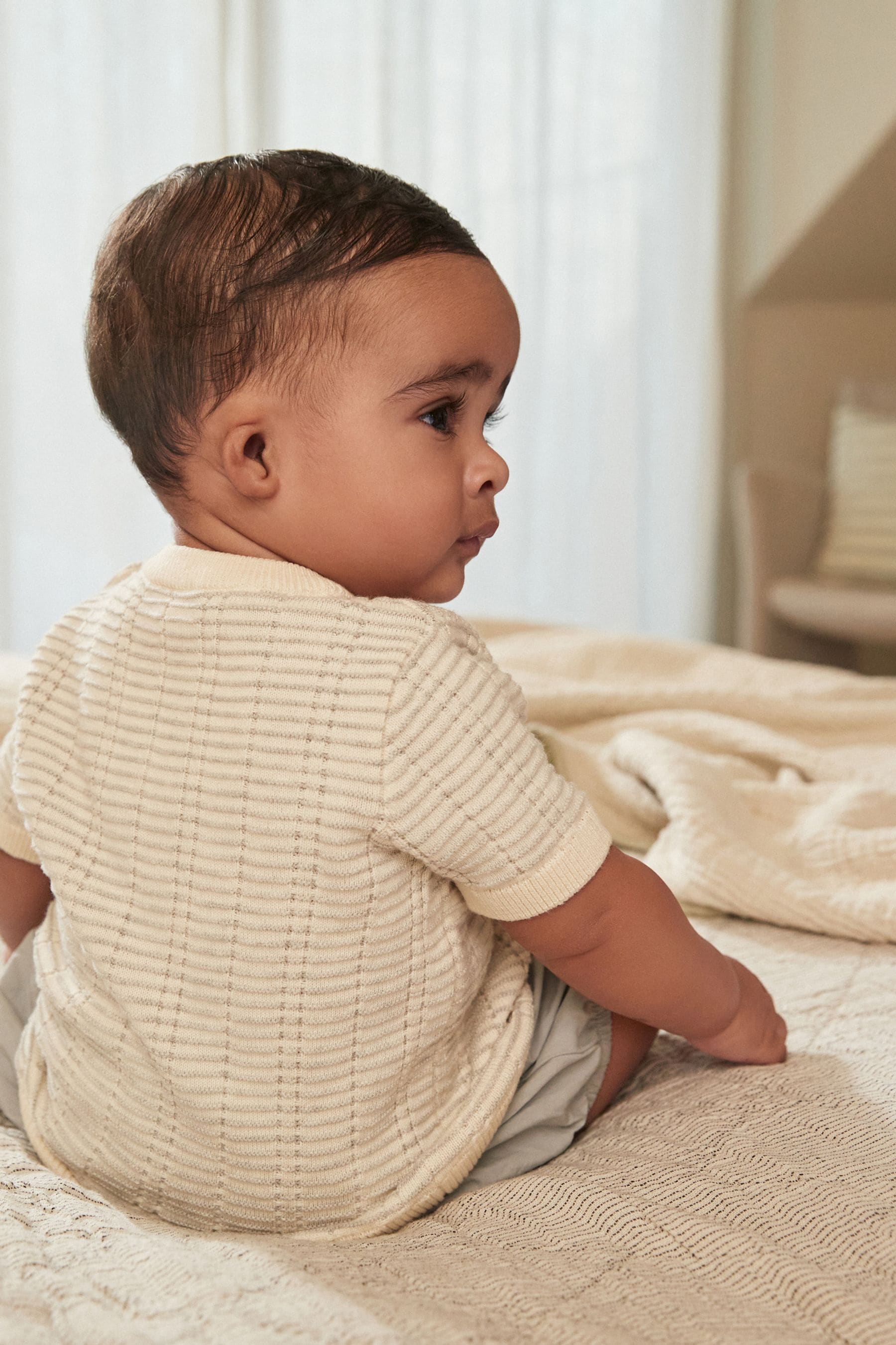 Grey/White Knitted Baby Top and Bloomer Short Set (0mths-2yrs)