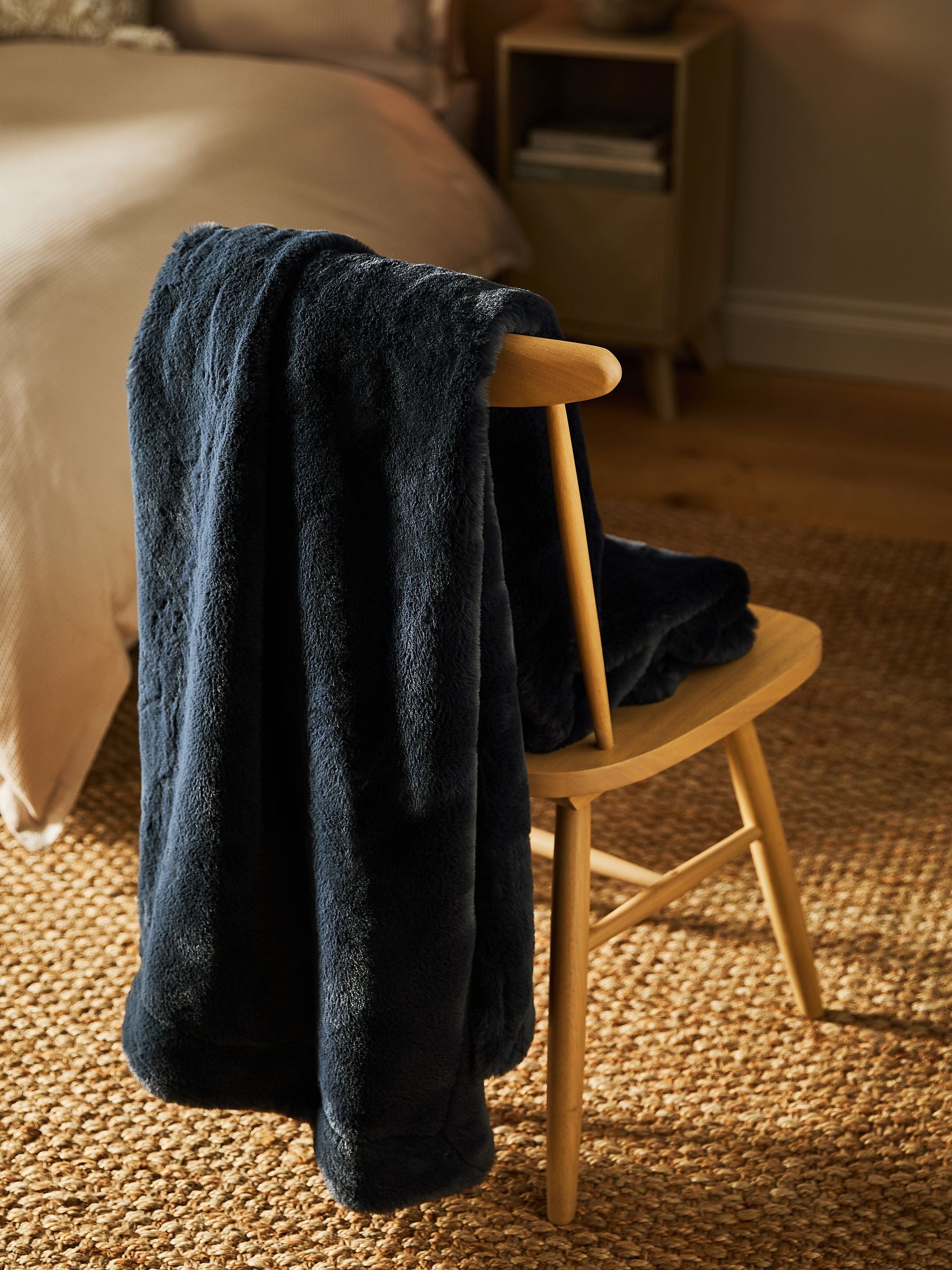 Blue Soft To Touch Plush Faux Fur Throw