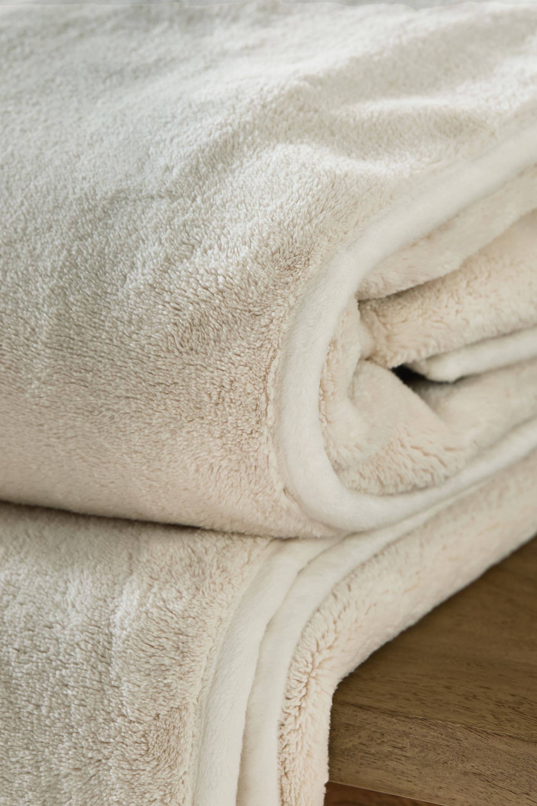 Ivory Marshmallow Soft Fleece Throw