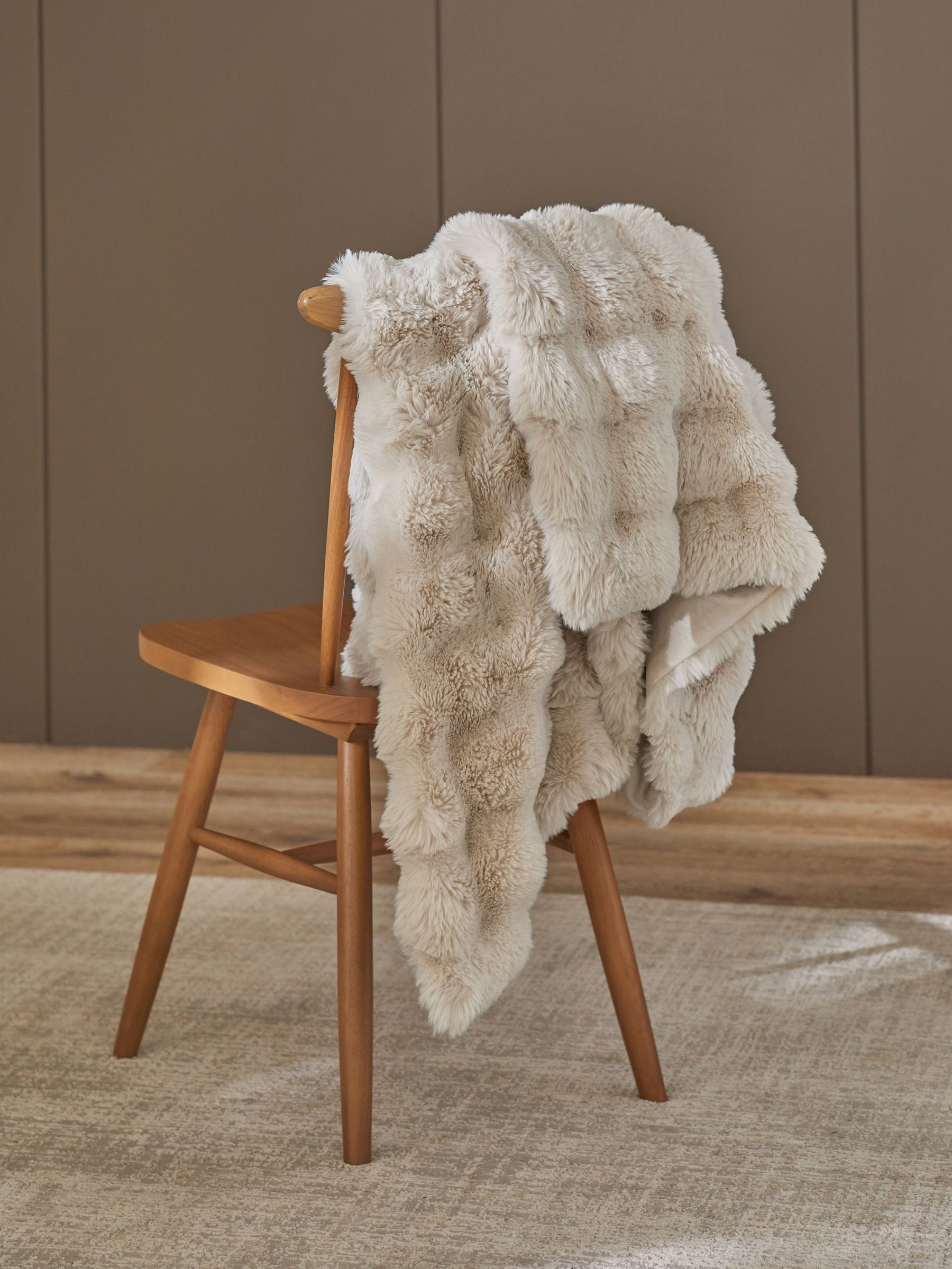 Oyster Aspen Faux Fur Throw