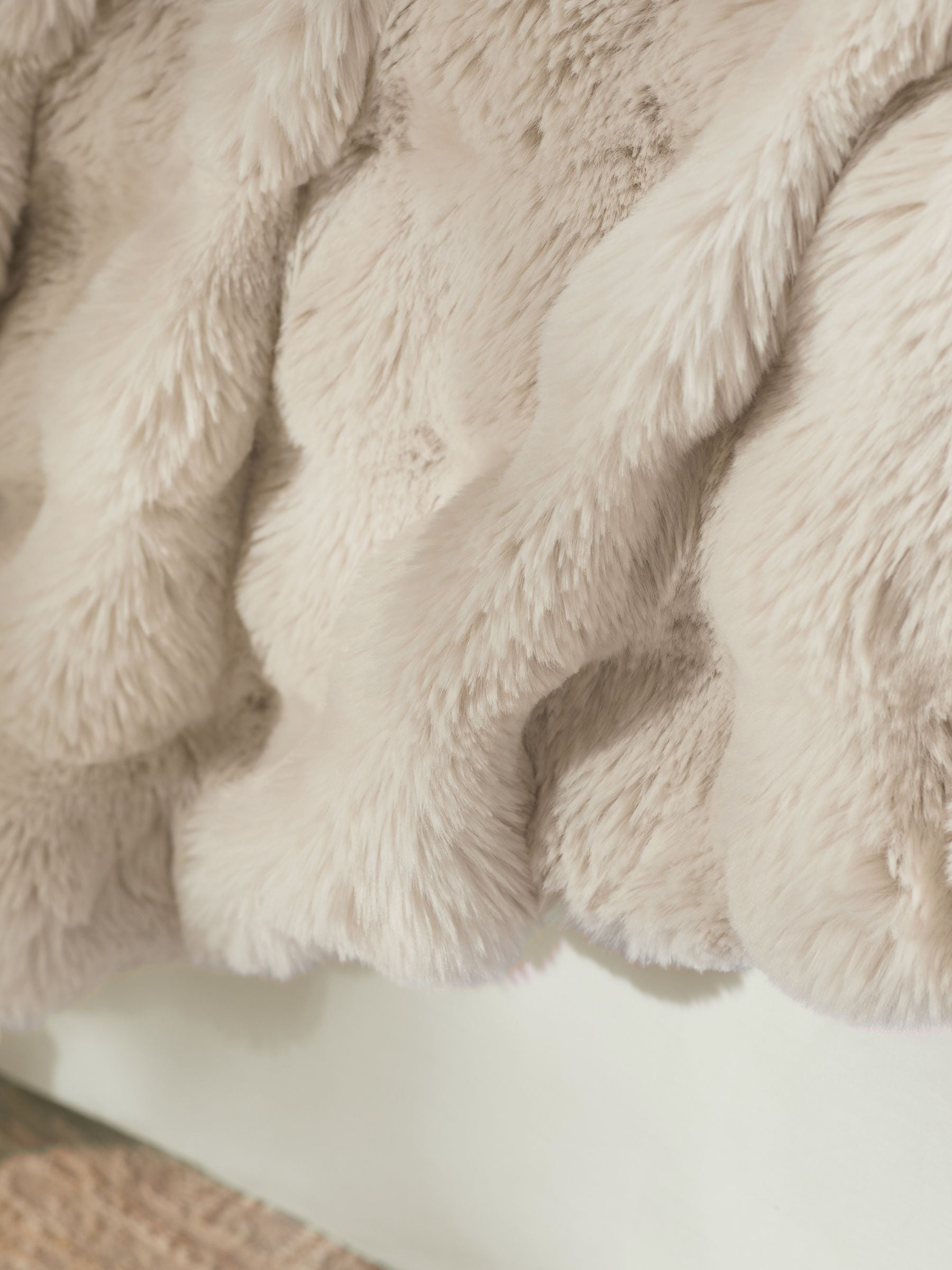 Oyster Aspen Faux Fur Throw