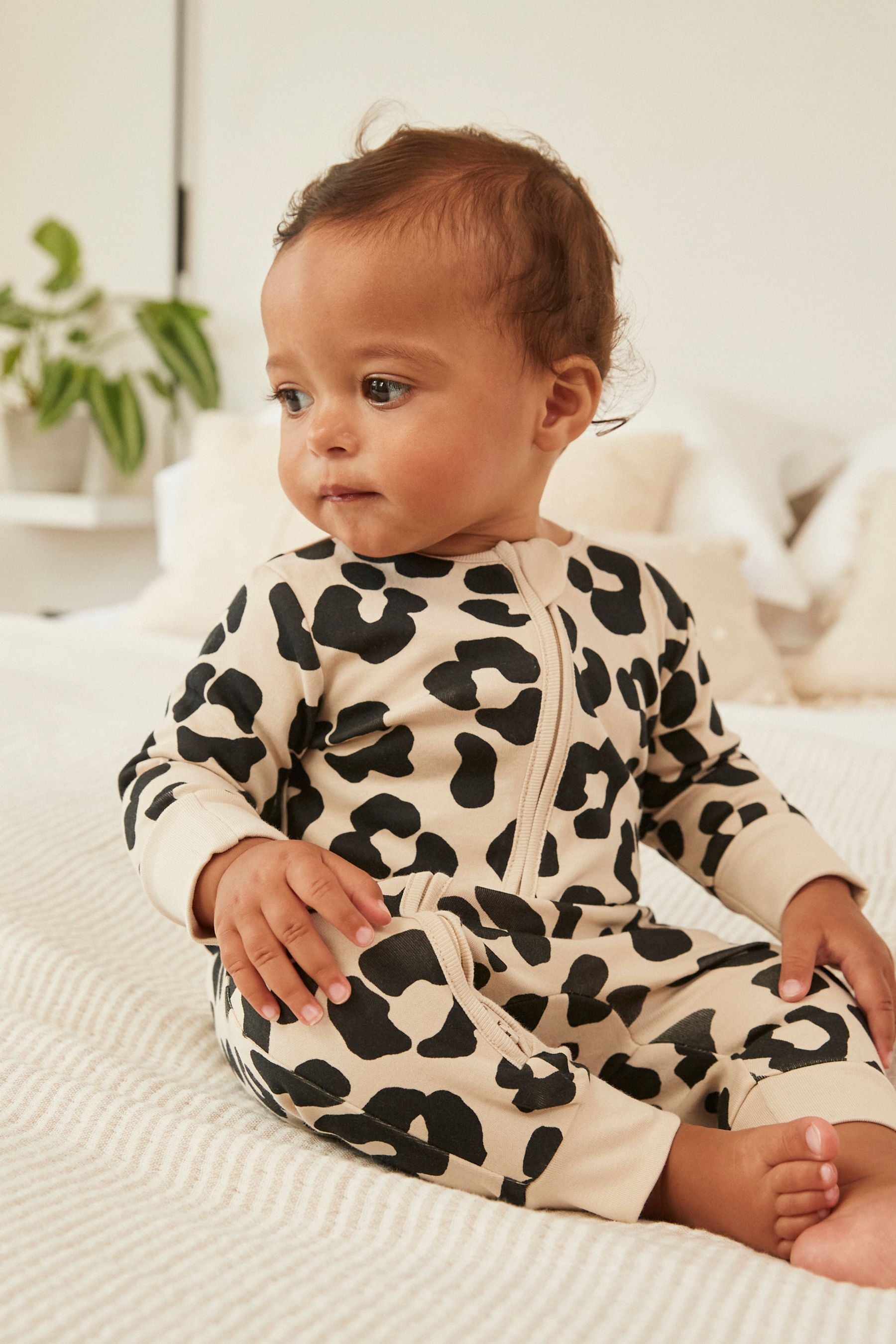 Monochrome Baby Footless Zip Sleepsuits 3 Pack (0mths-2yrs)