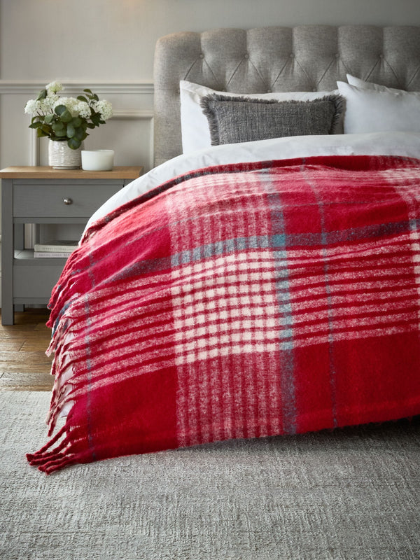 Red Super Soft Ludlow Throw