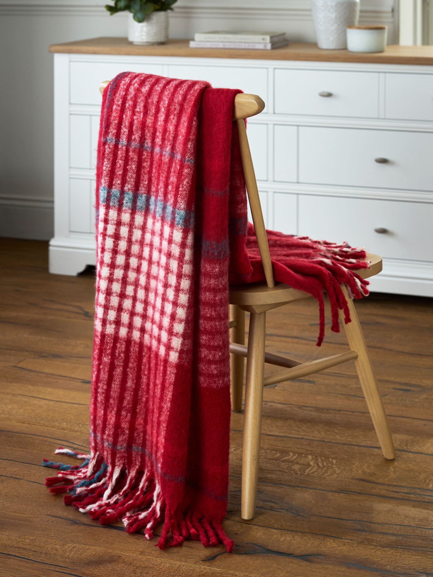 Red Super Soft Ludlow Throw