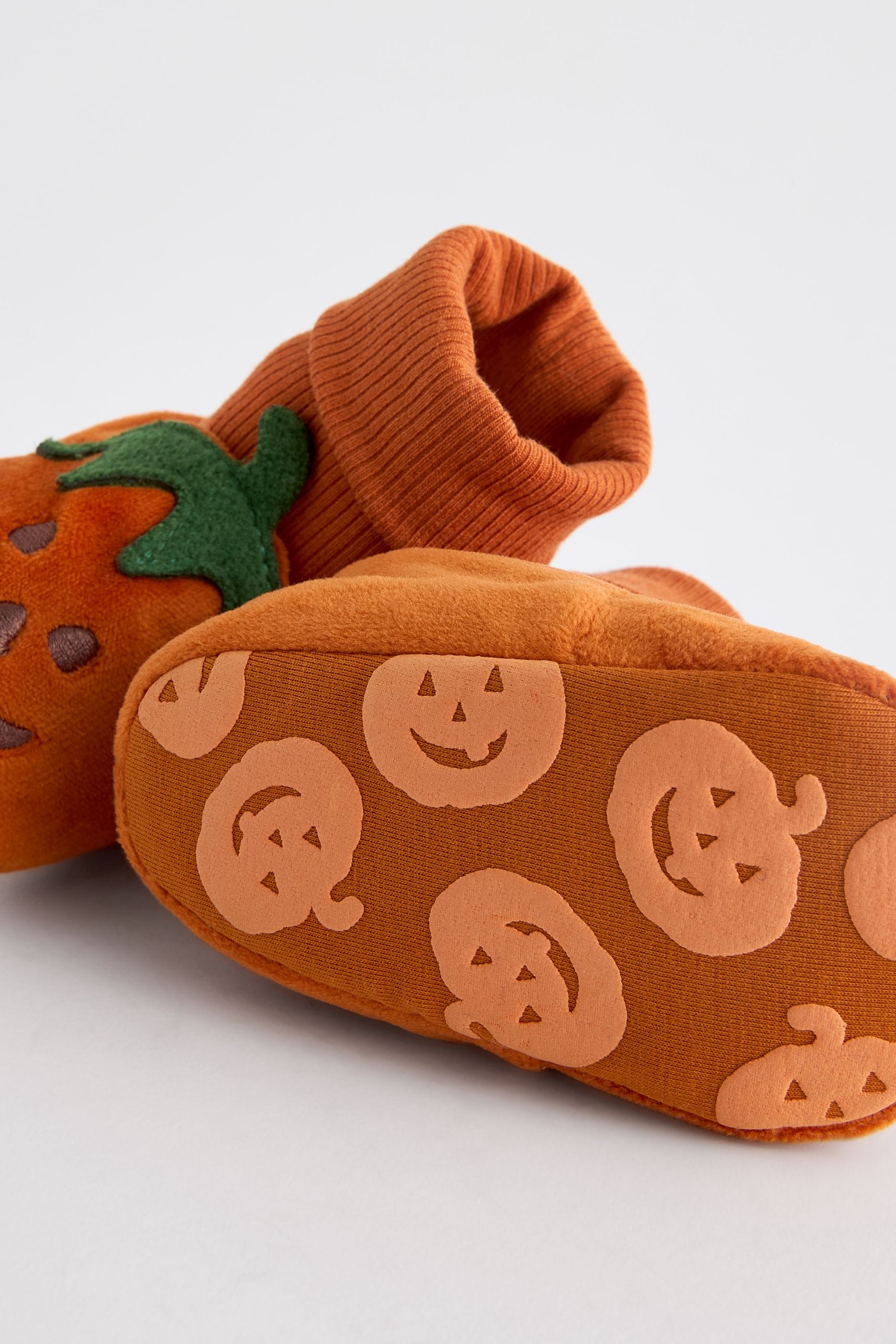 Orange Pumpkin Standard Fit (F) Orange Pumpkin Halloween Sock Top Baby Booties (0-2mths)