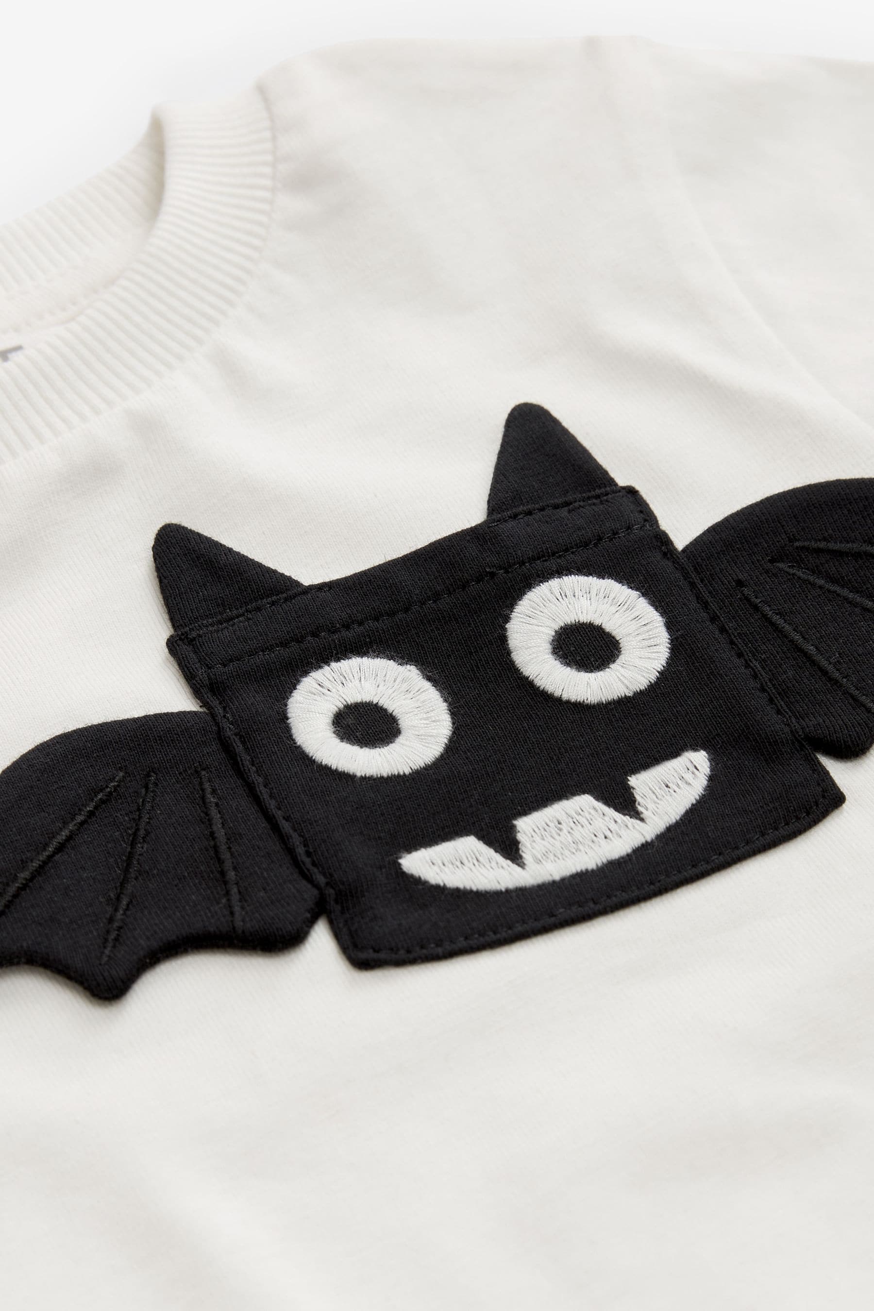 White Bat Halloween 100% Cotton Long Sleeve T-Shirt (3mths-7yrs)