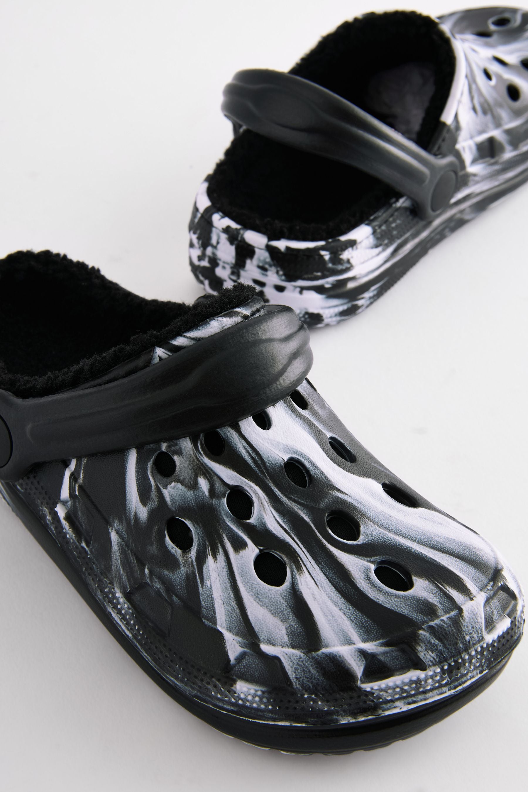 Black/White Slipper Clogs