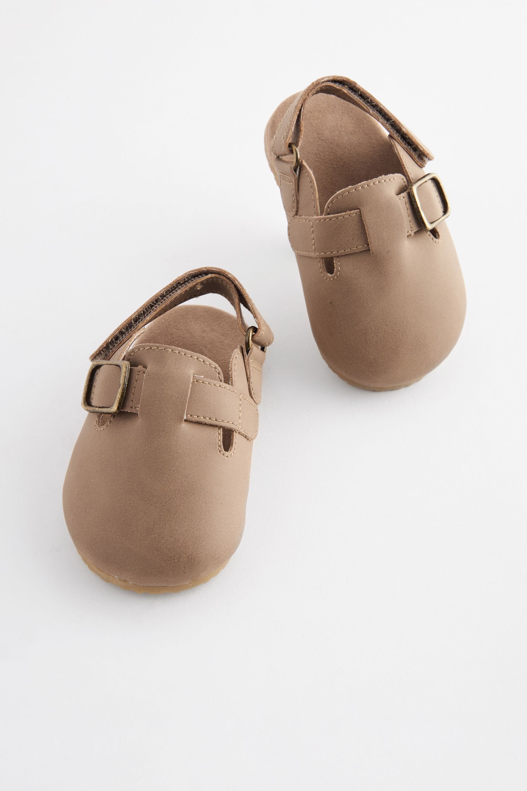 Neutral Pram Clogs (0-2mths)