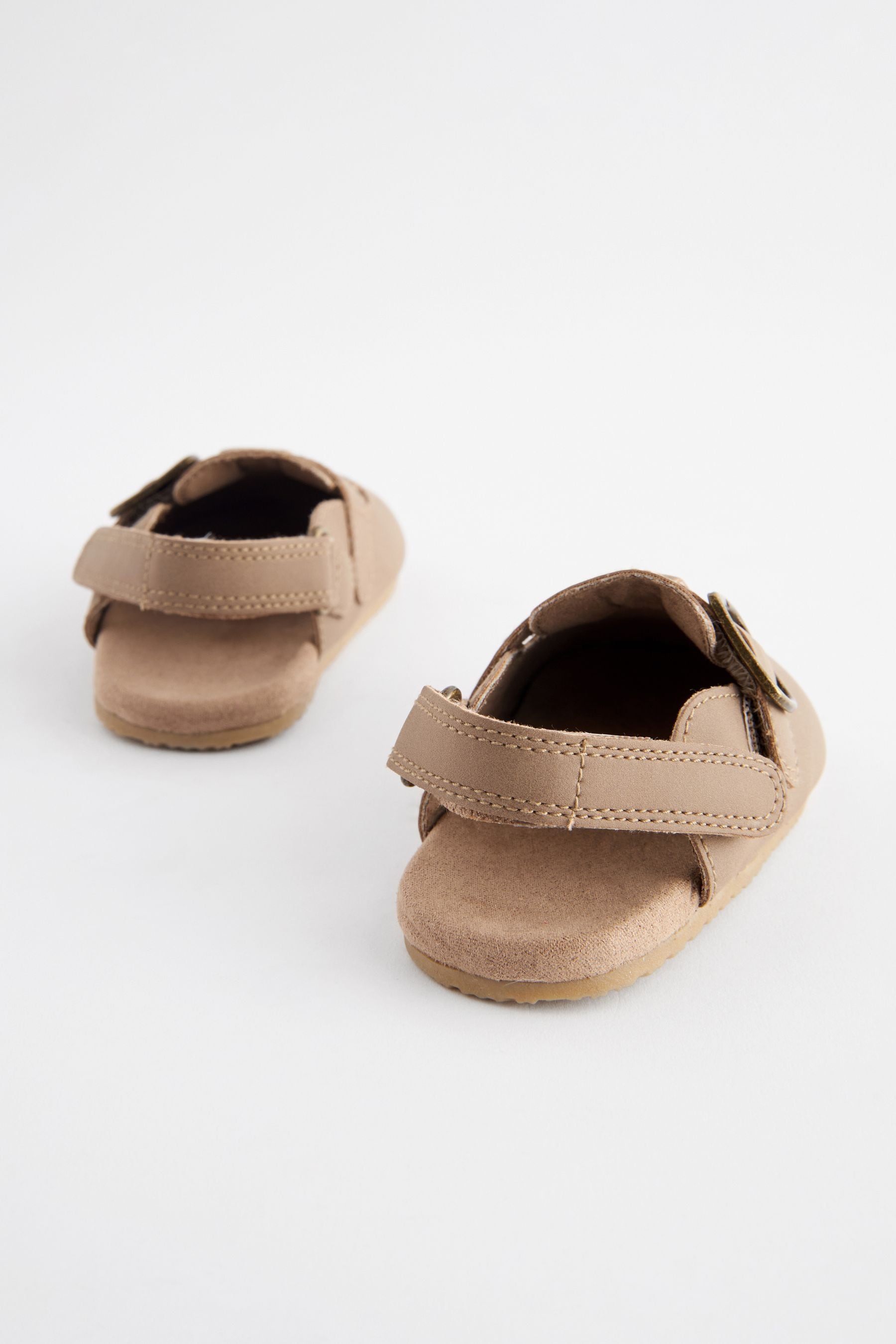 Neutral Pram Clogs (0-2mths)