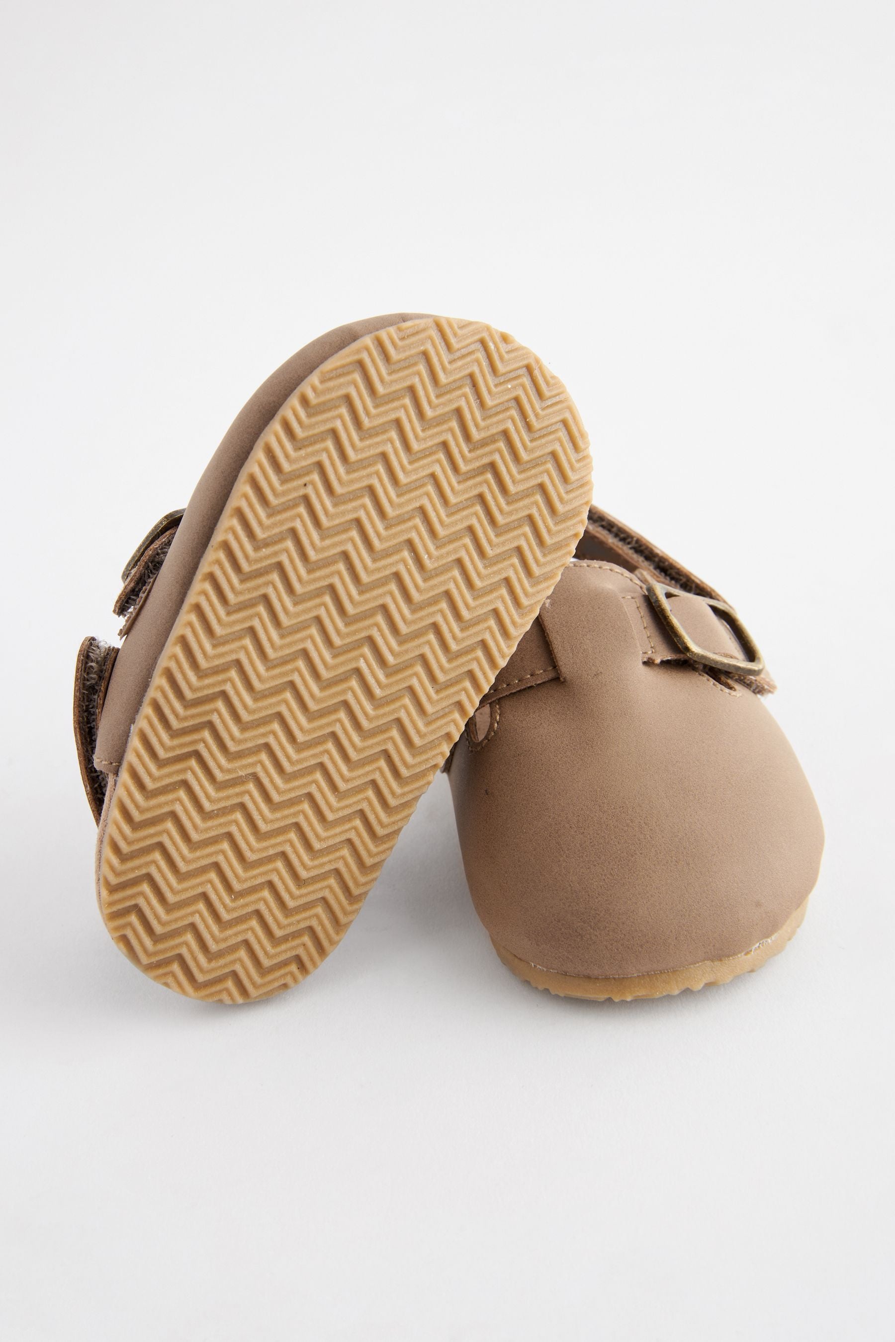 Neutral Pram Clogs (0-2mths)