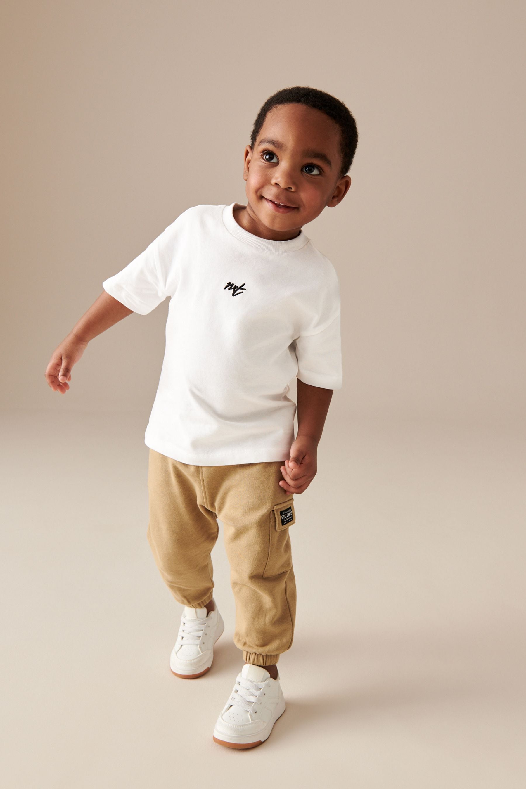 White/Tan Short Sleeve T-Shirt and Utility Joggers Set (3mths-7yrs)