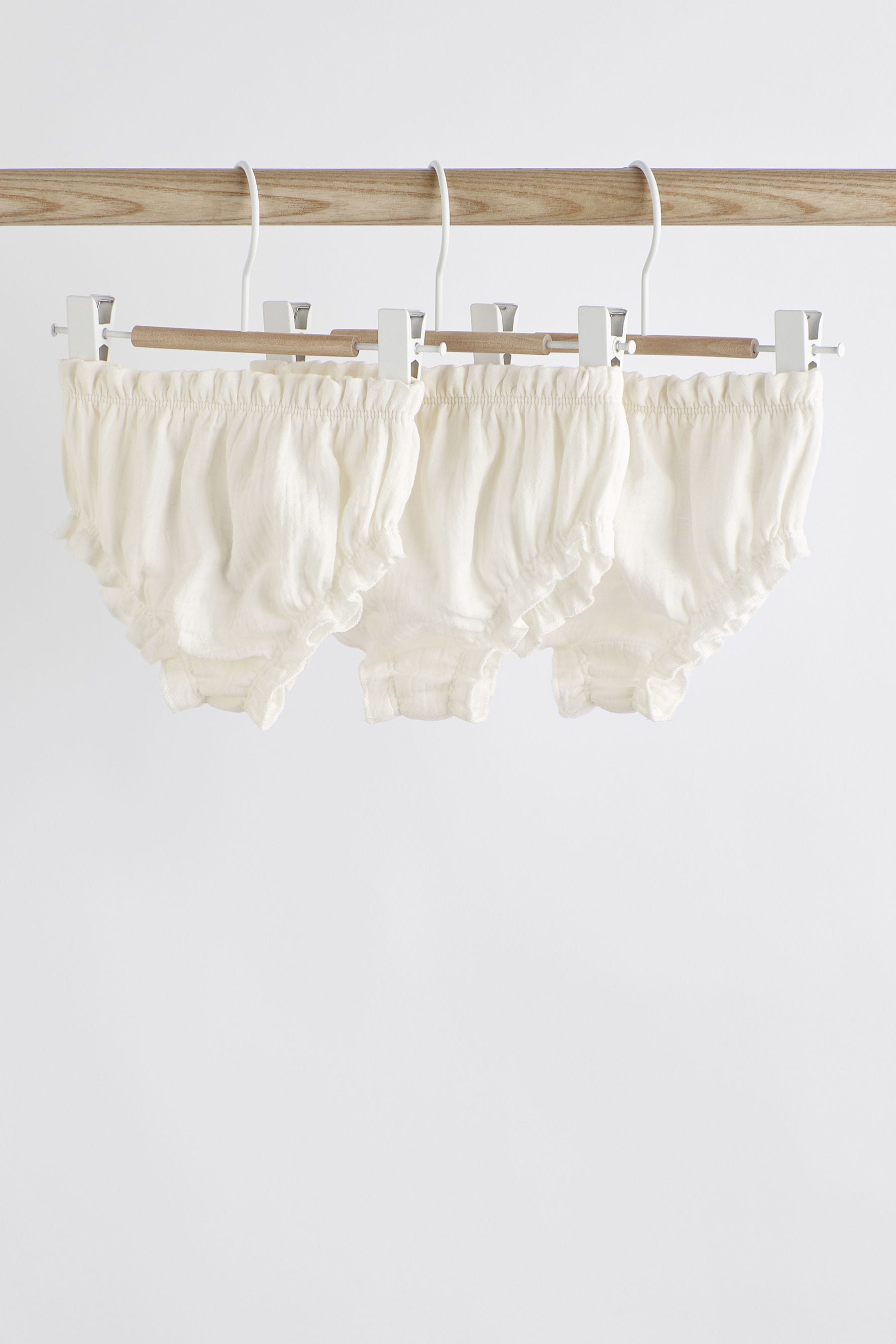 White 100% Cotton Baby Knickers 3 Pack (0mths-2yrs)