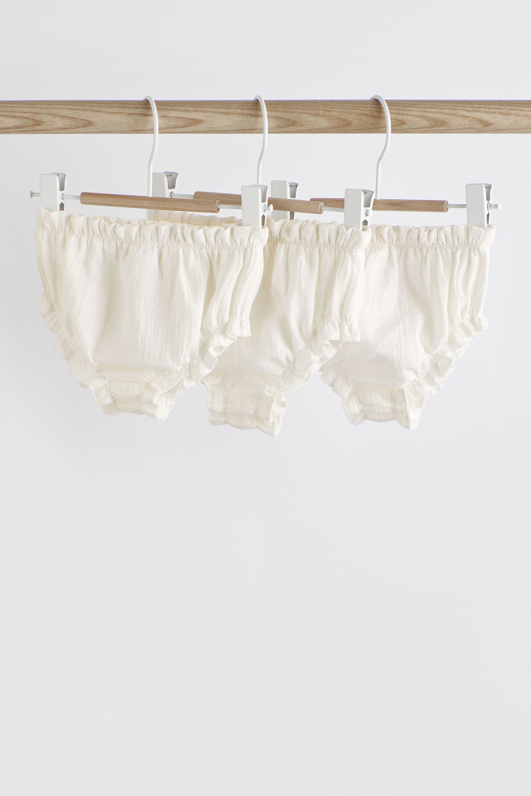 White 100% Cotton Baby Knickers 3 Pack (0mths-2yrs)