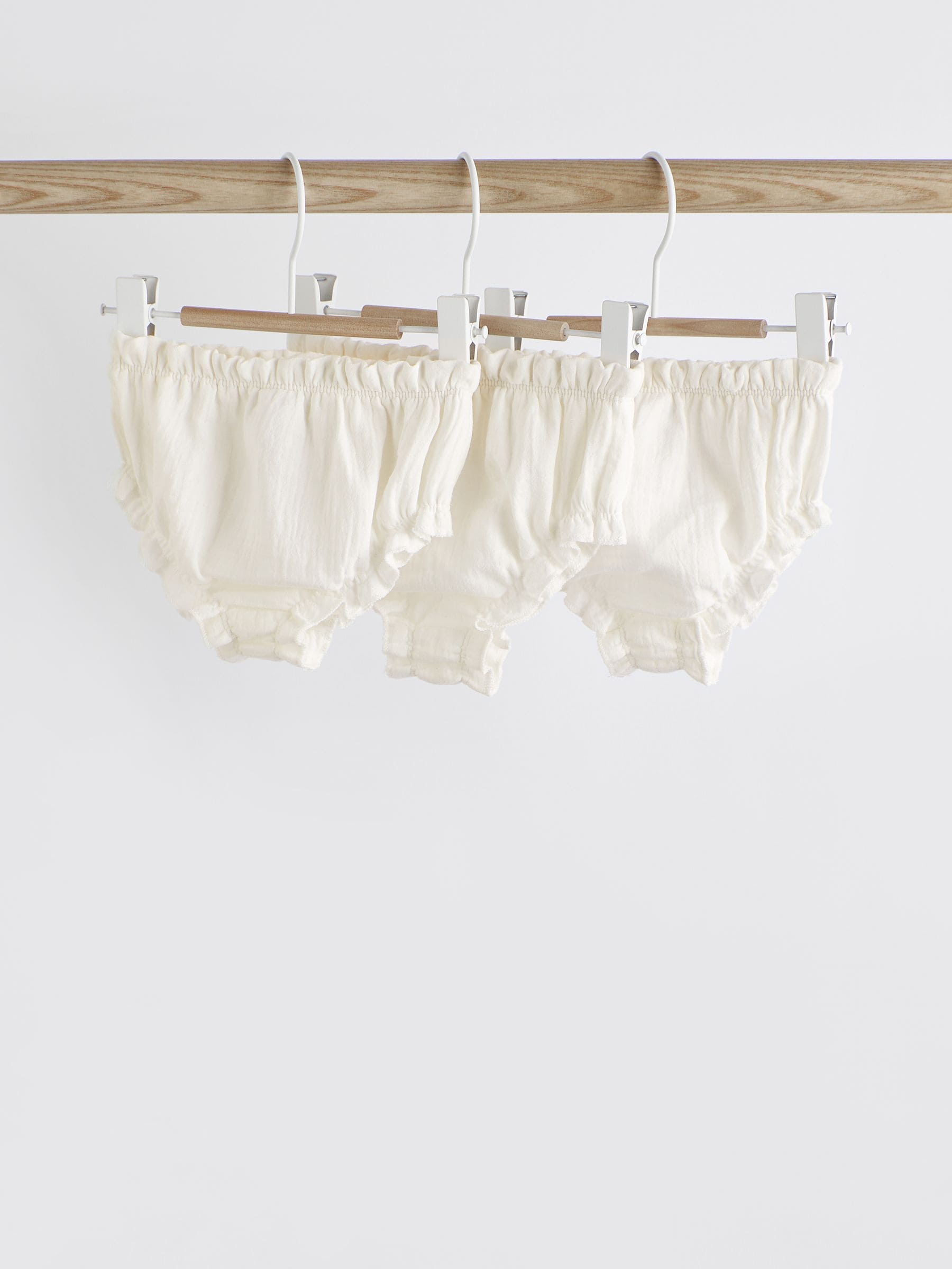 White 100% Cotton Baby Knickers 3 Pack (0mths-2yrs)