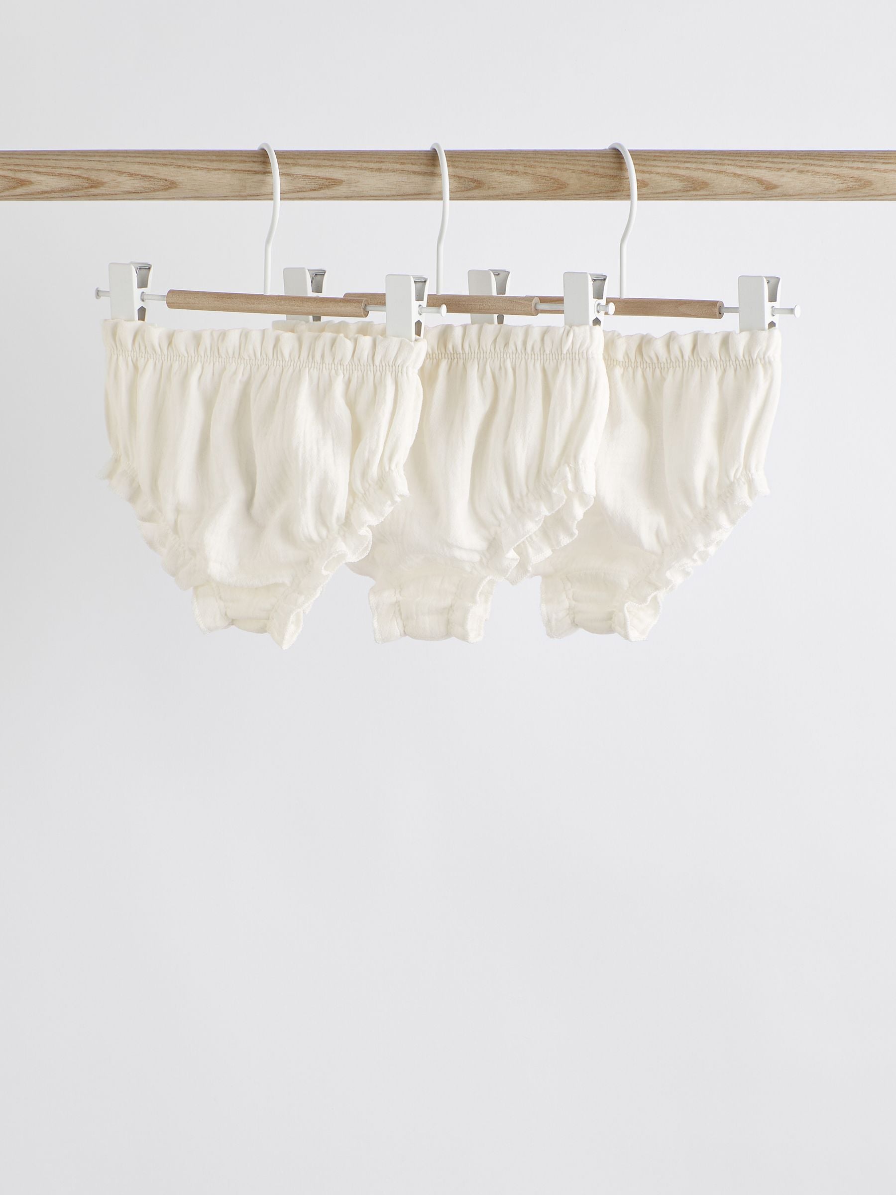 White 100% Cotton Baby Knickers 3 Pack (0mths-2yrs)