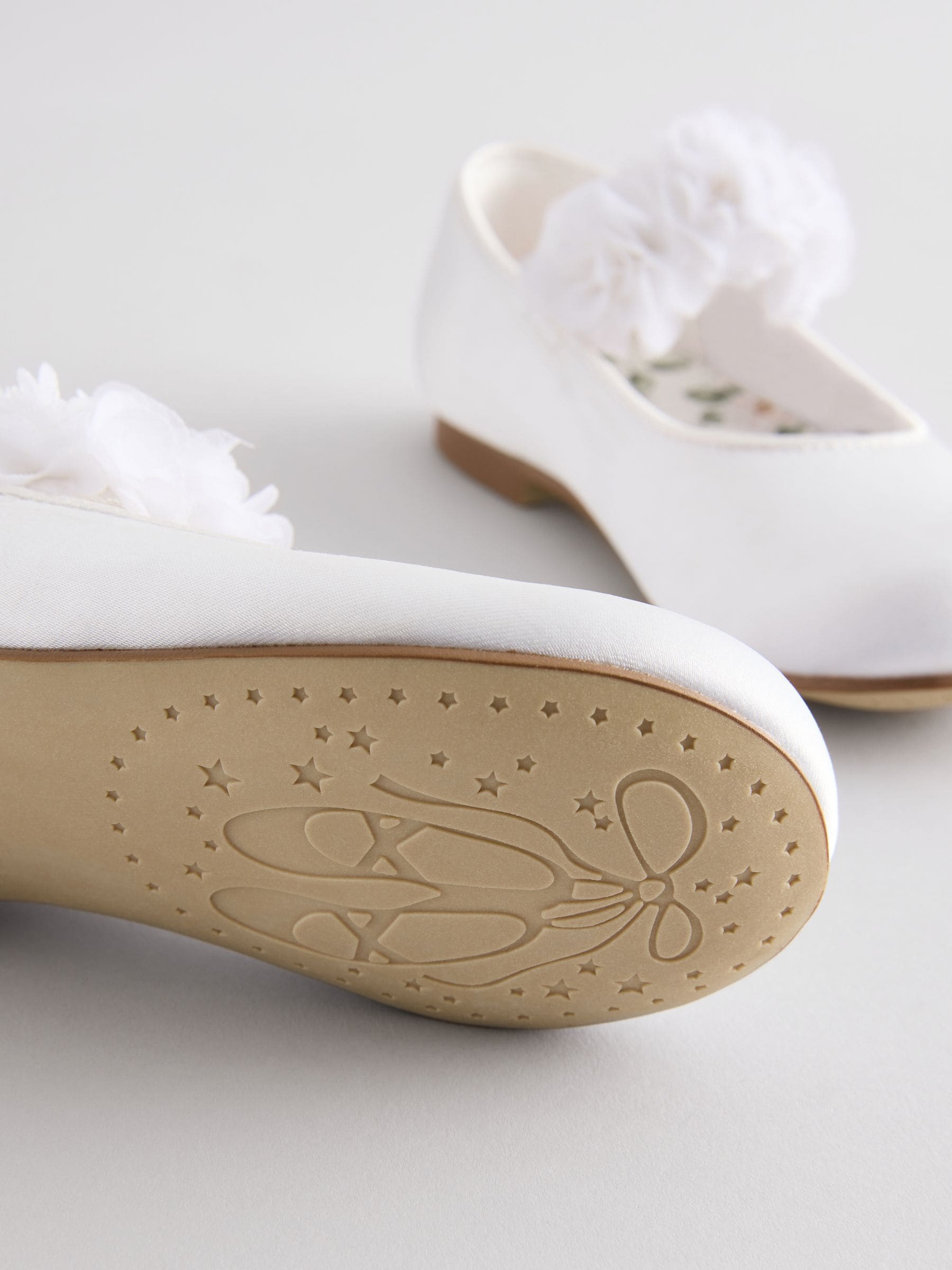 White Wide Fit (G) Satin Bridesmaid Occasion Corsage Mary Jane Shoes