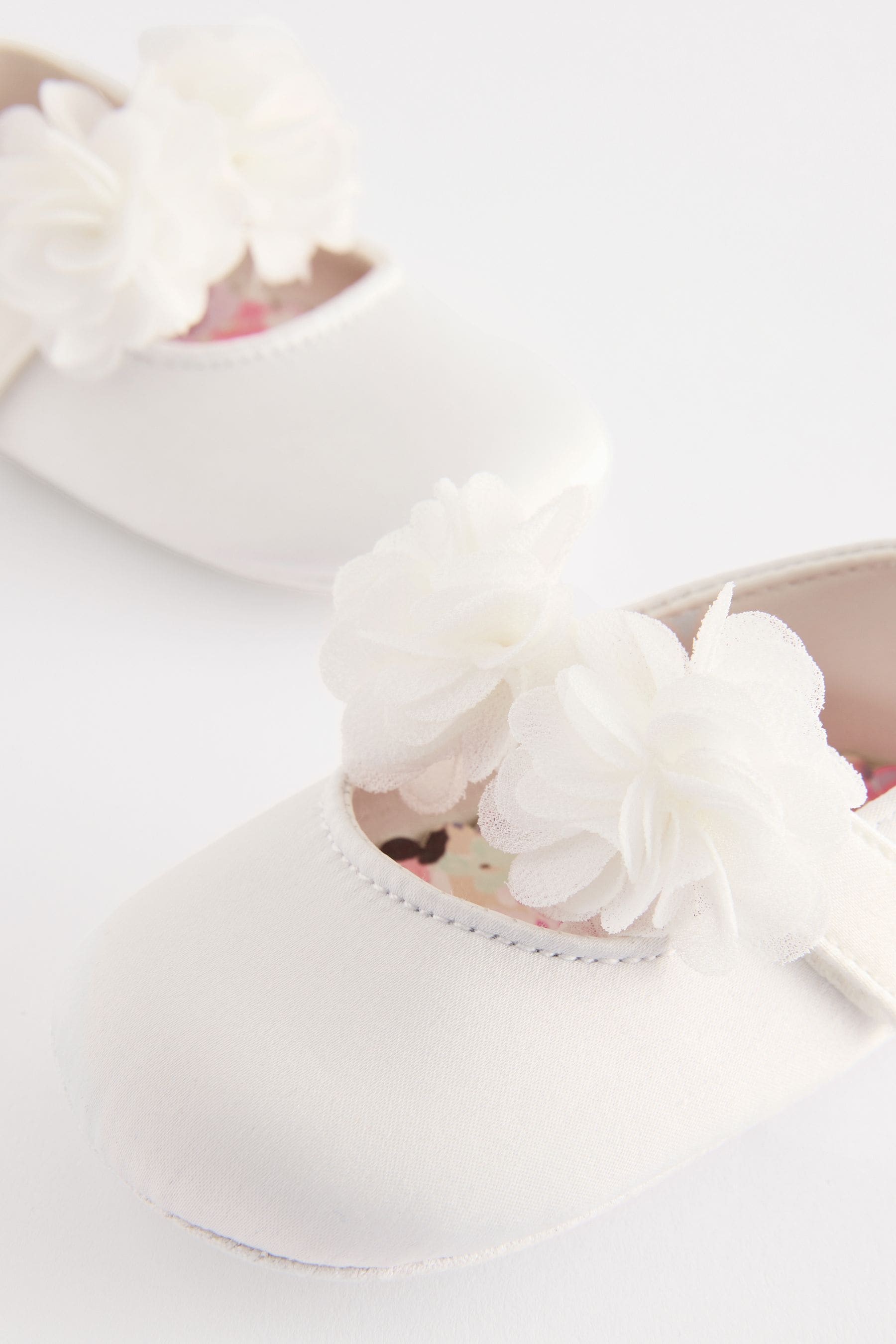 White Satin Baby Corsage Shoes (0-24mths)