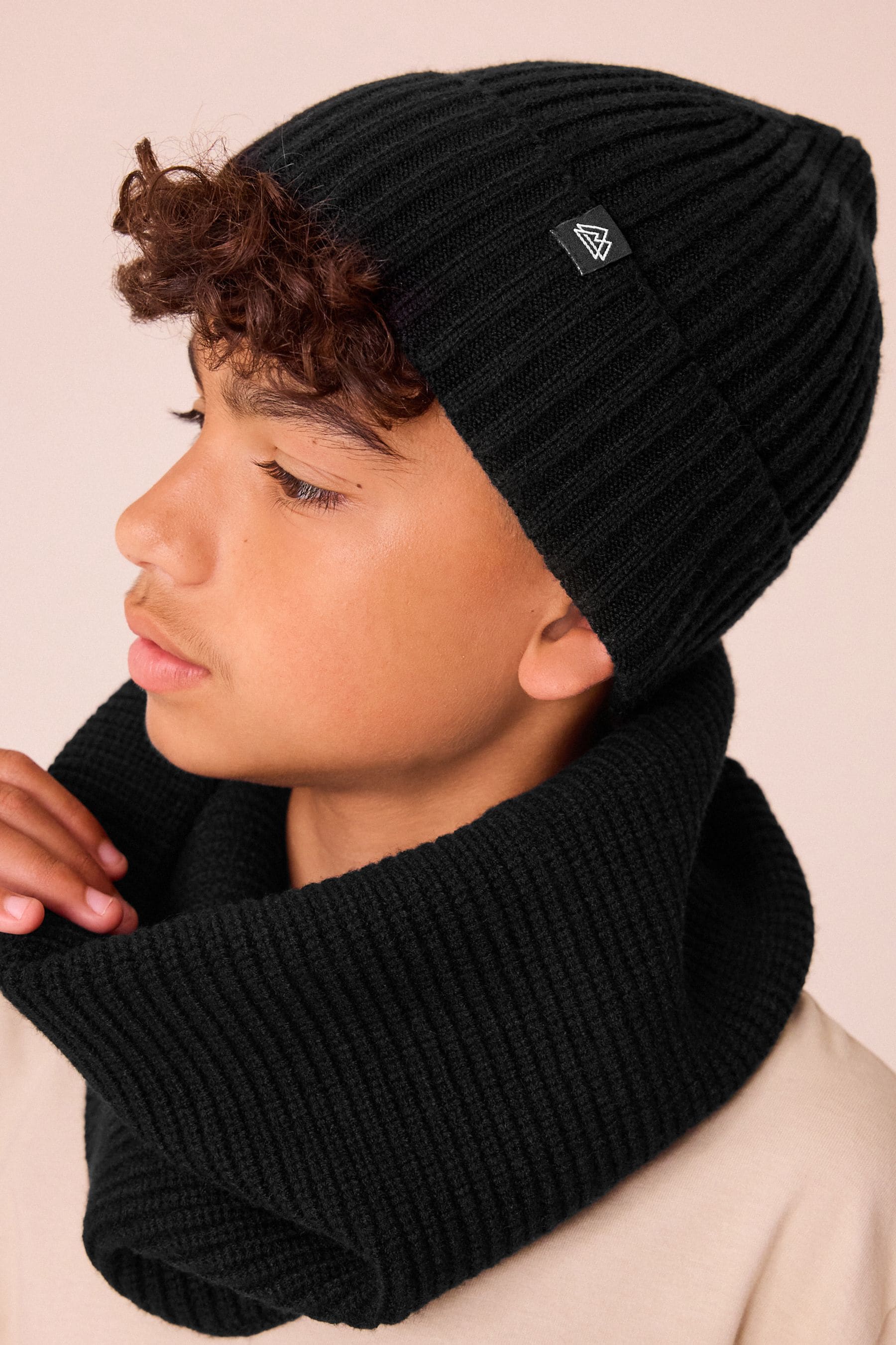 Black Knitted Beanie Hat (1-16yrs)