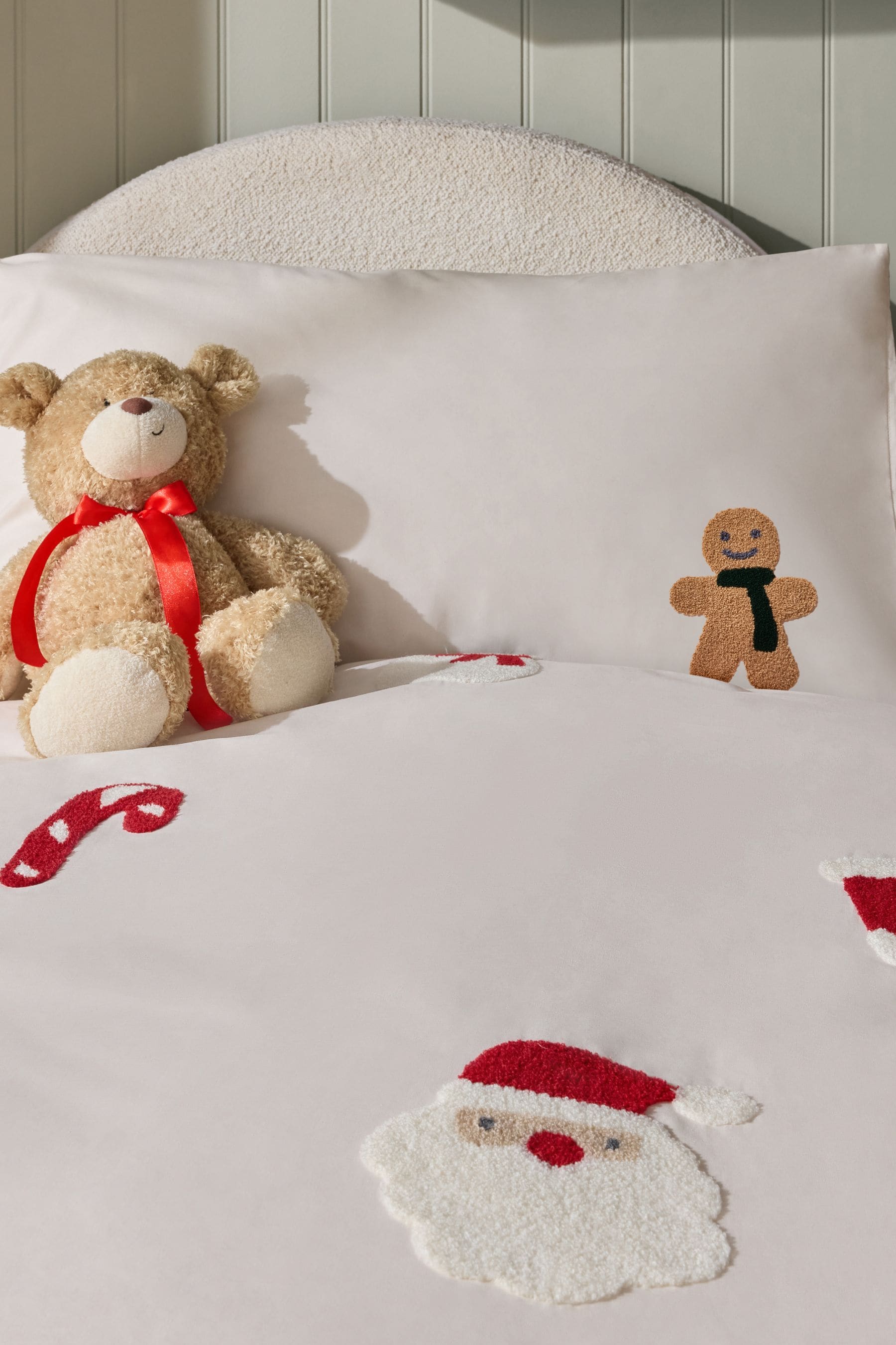 Santa & Friends Tufted Christmas Duvet Cover and Pillowcase Set