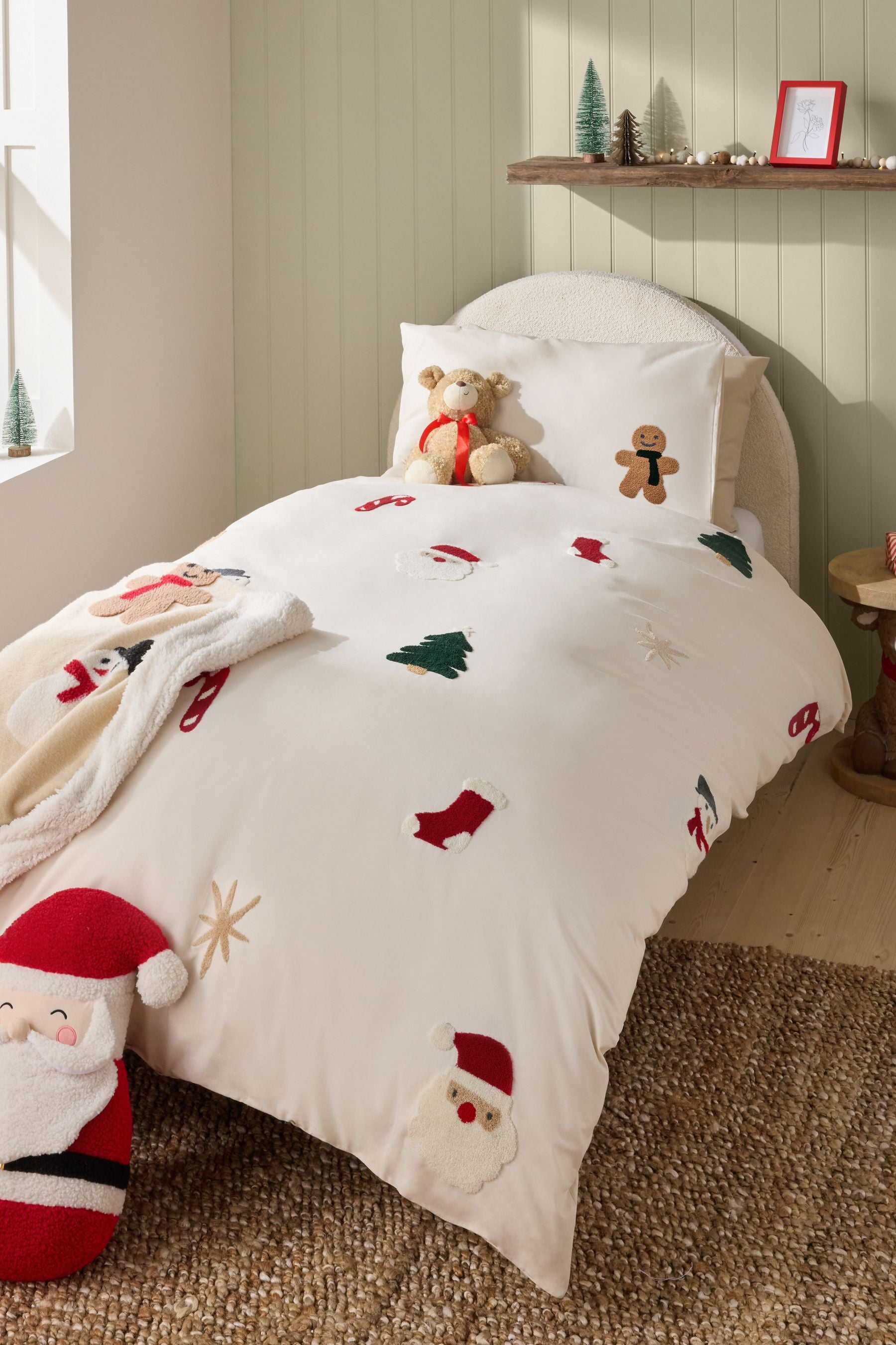 Santa & Friends Tufted Christmas Duvet Cover and Pillowcase Set