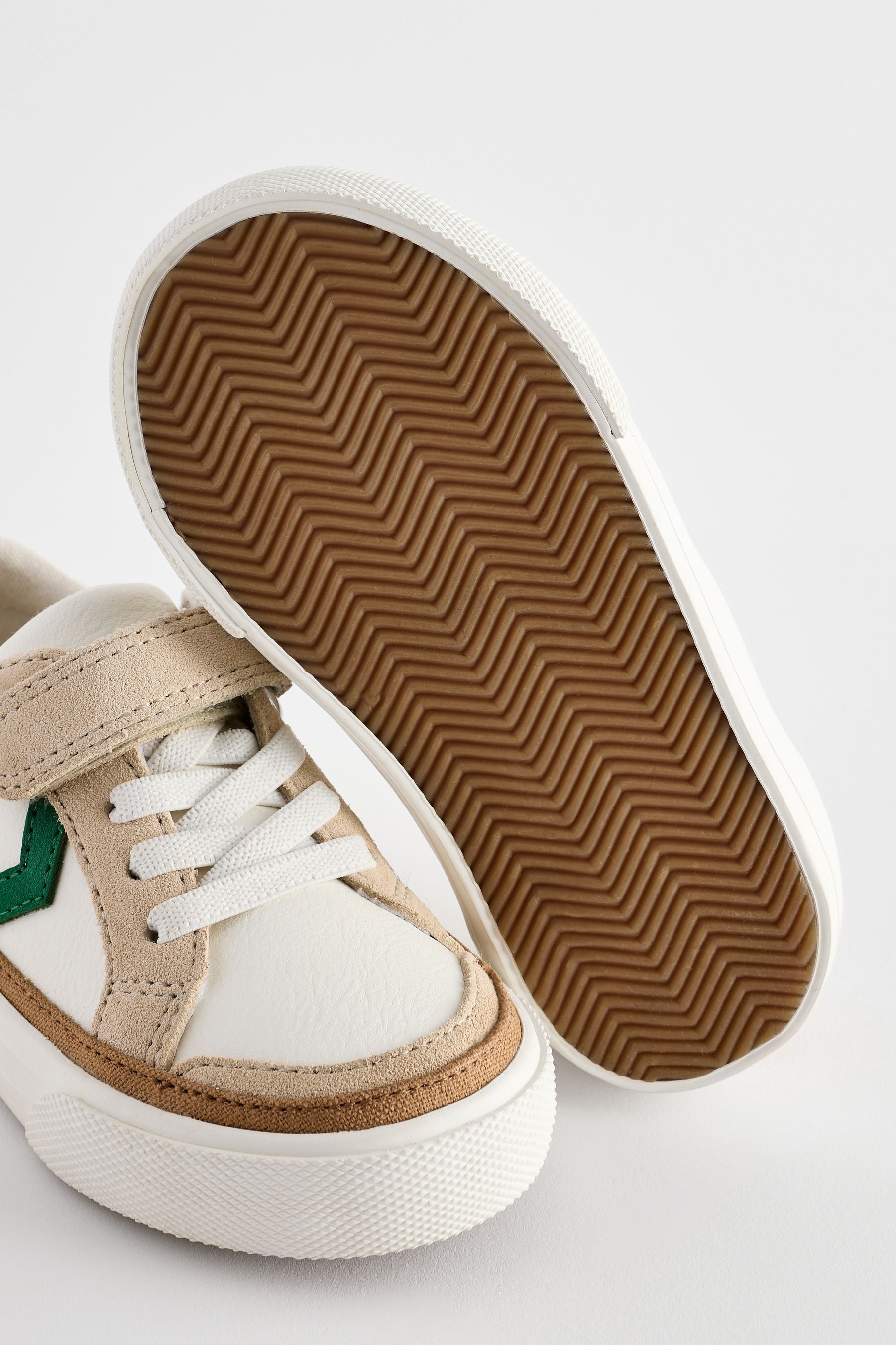 White/Green Wide Fit (G) Touch Fastening Chevron Trainers