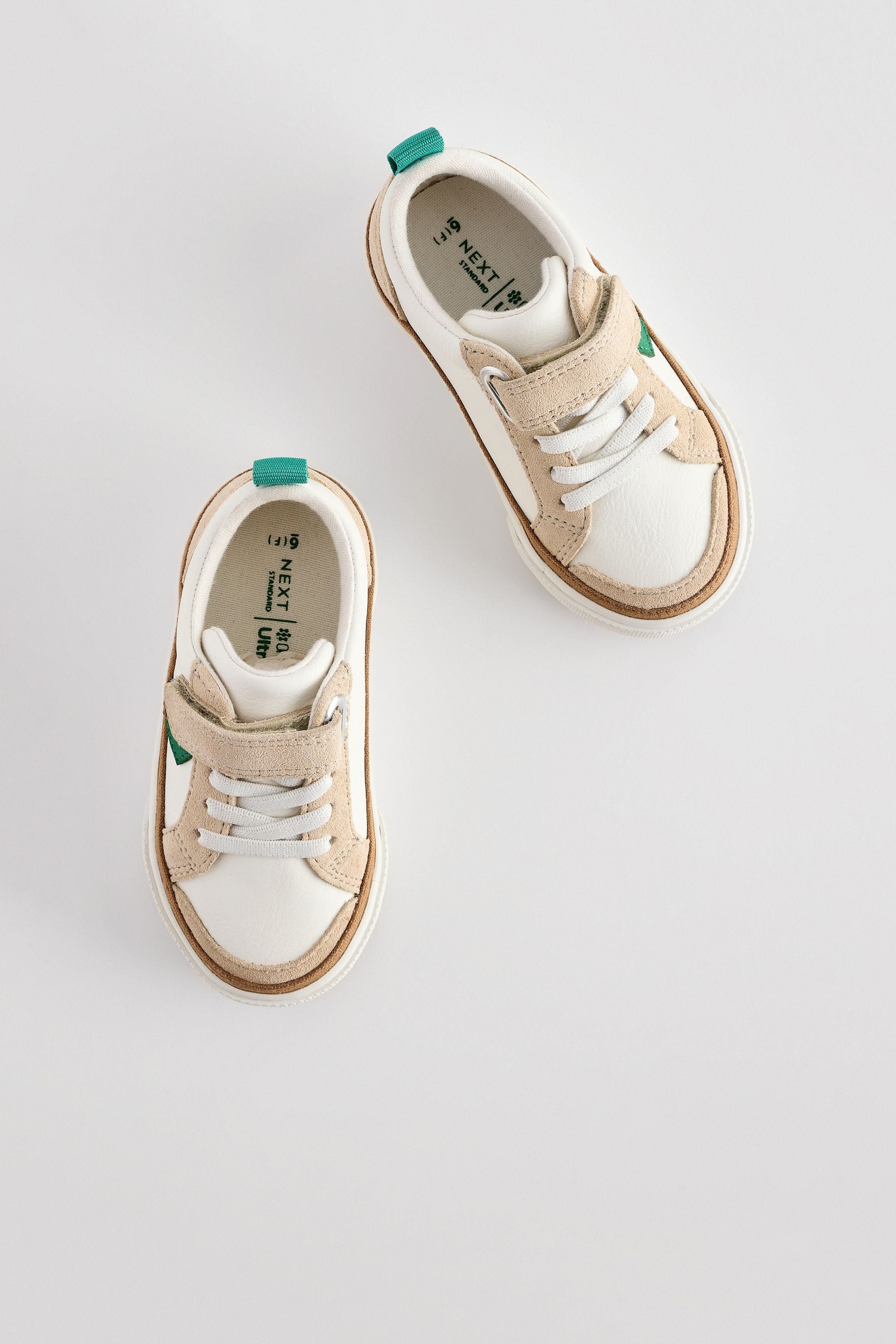 White/Green Wide Fit (G) Touch Fastening Chevron Trainers