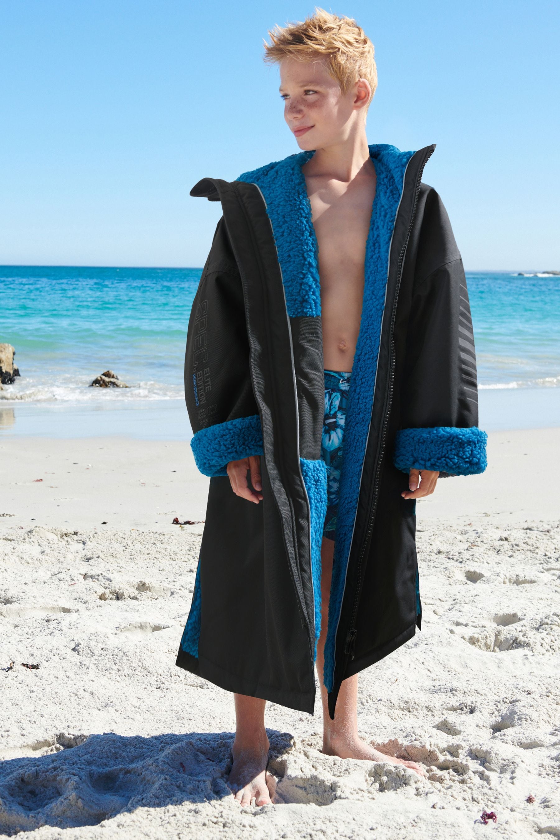 Black Waterproof Changing Robe (3-16yrs)