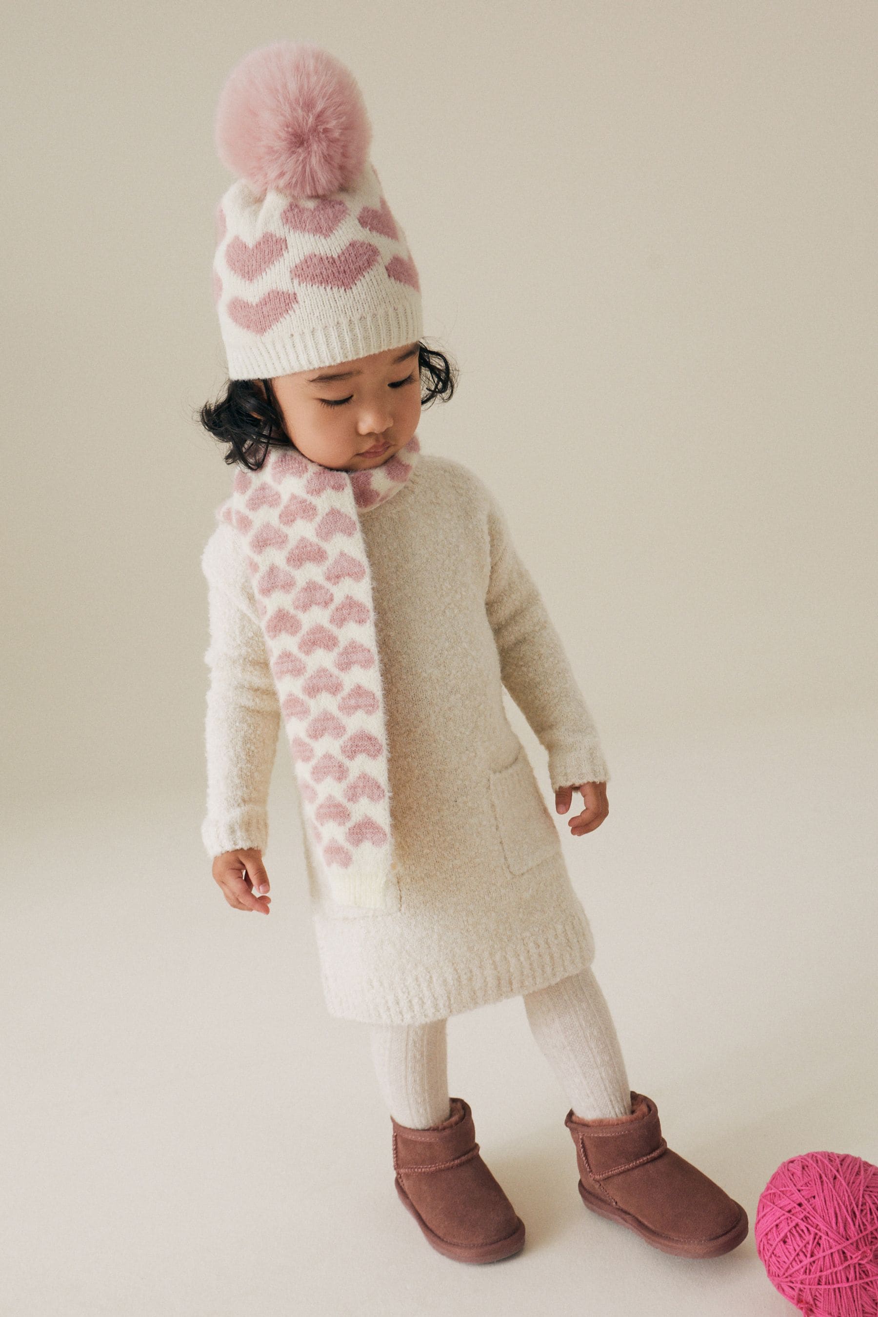 White/Pink Heart Hat And Scarf Set (1-13yrs)