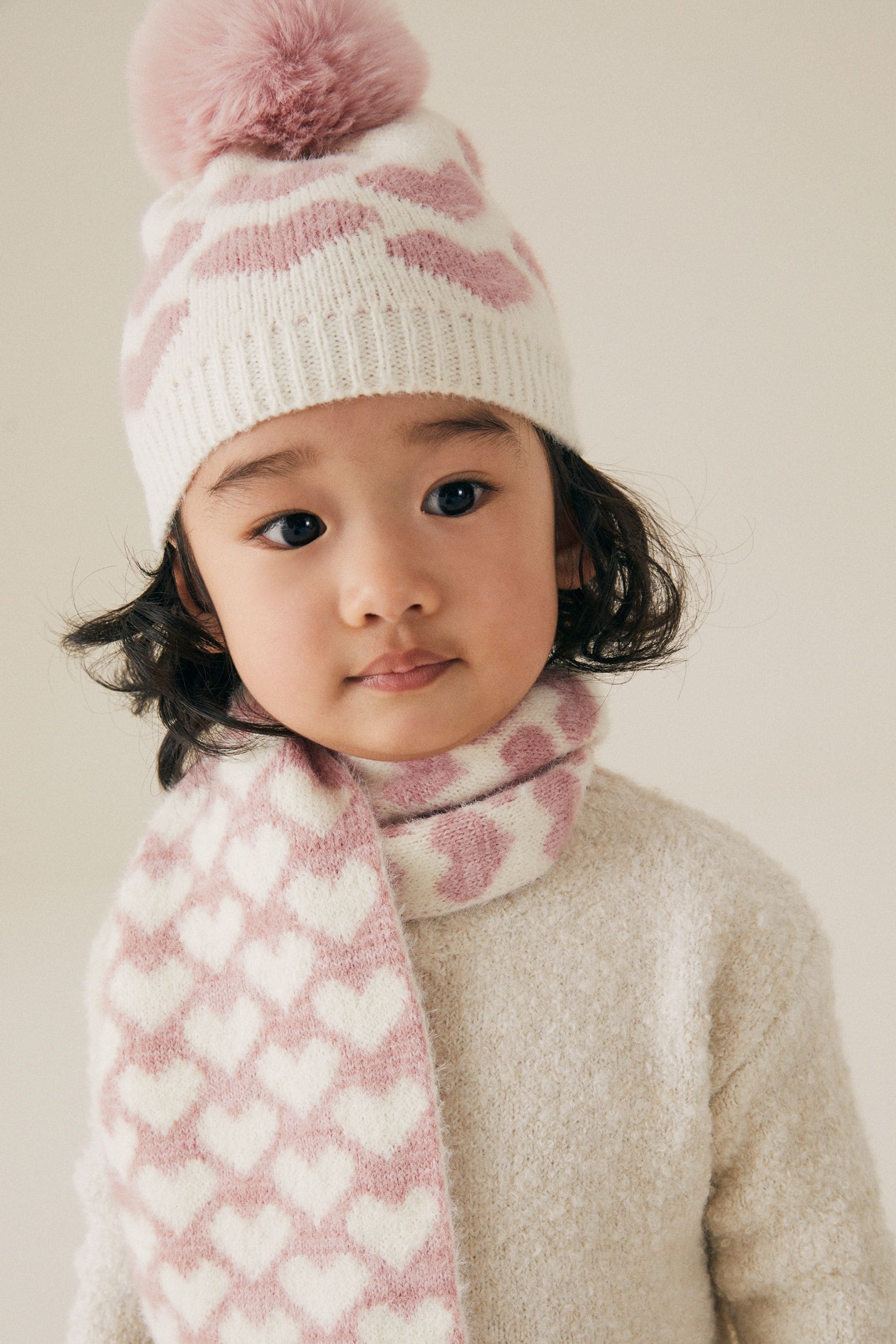 White/Pink Heart Hat And Scarf Set (1-13yrs)