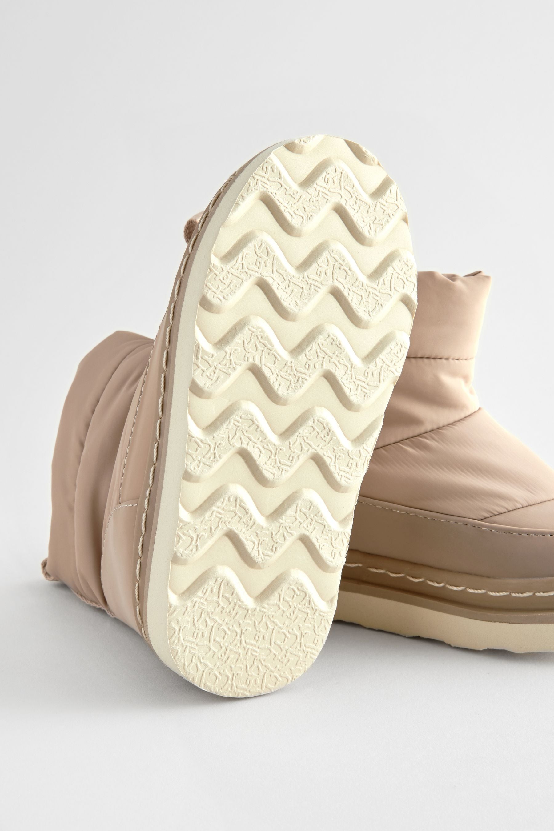 Neutral Quilted Warm Lined Water Repellant Boots