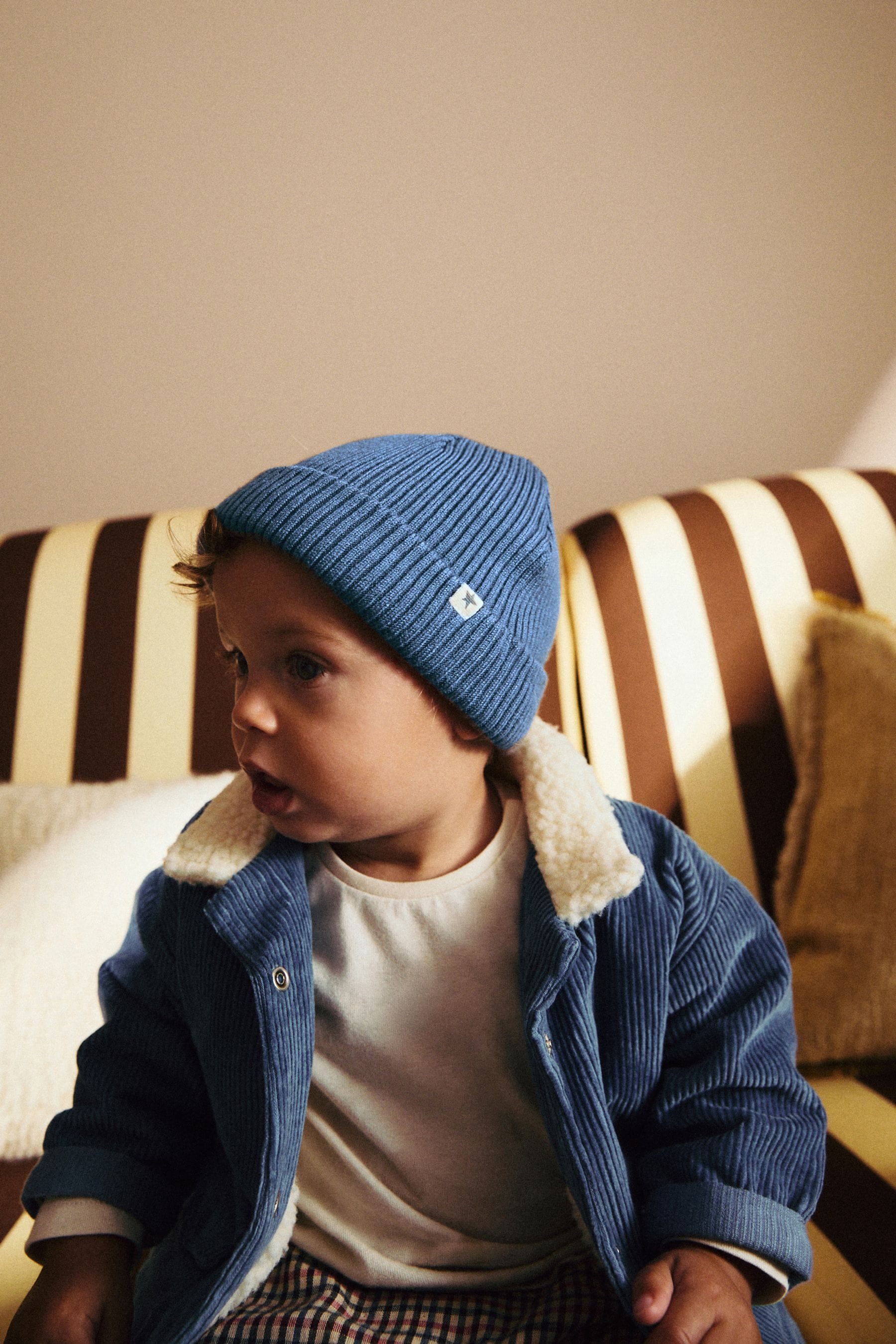 Navy Blue Knitted Baby Beanie Hat (0mths-2yrs)