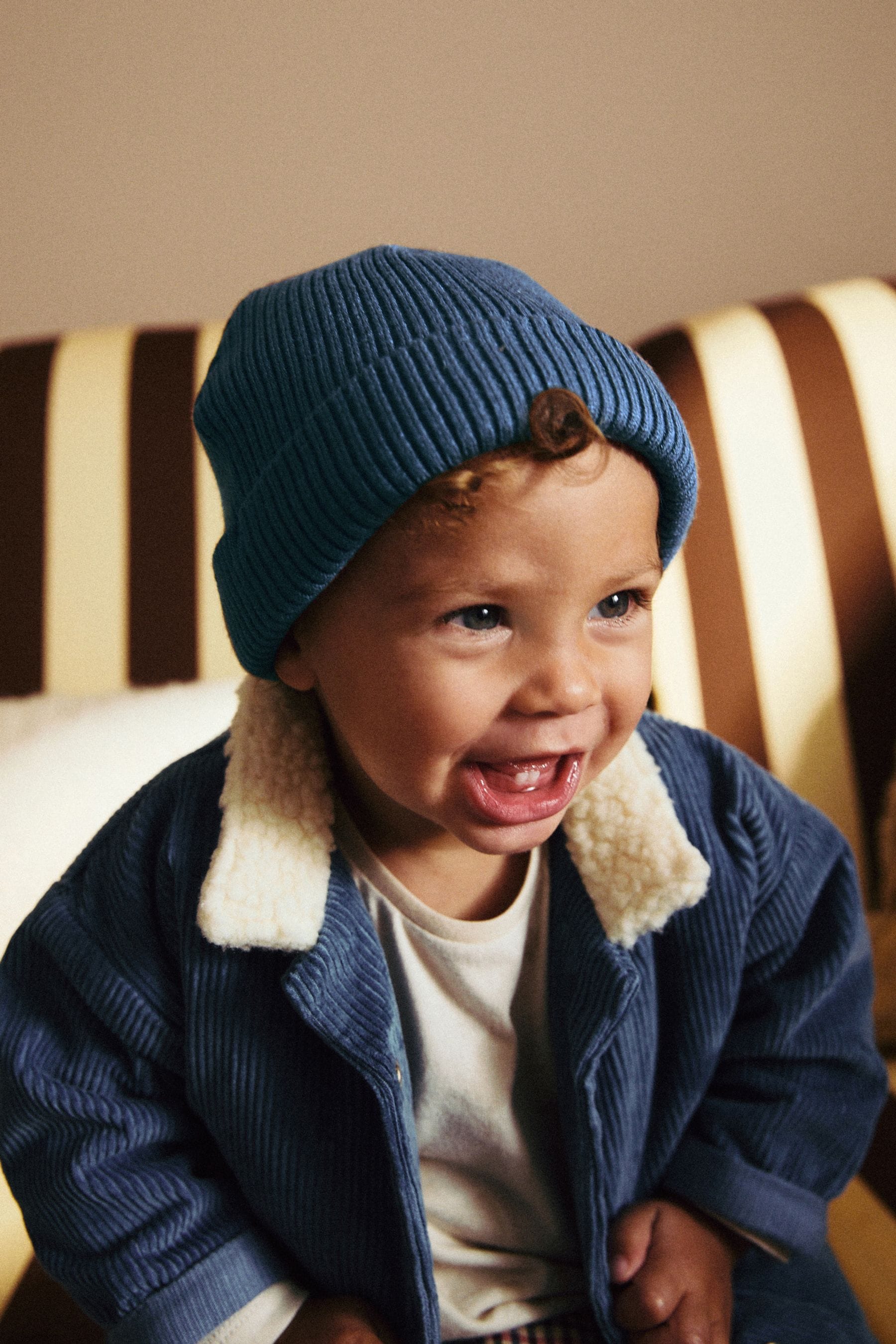 Navy Blue Knitted Baby Beanie Hat (0mths-2yrs)