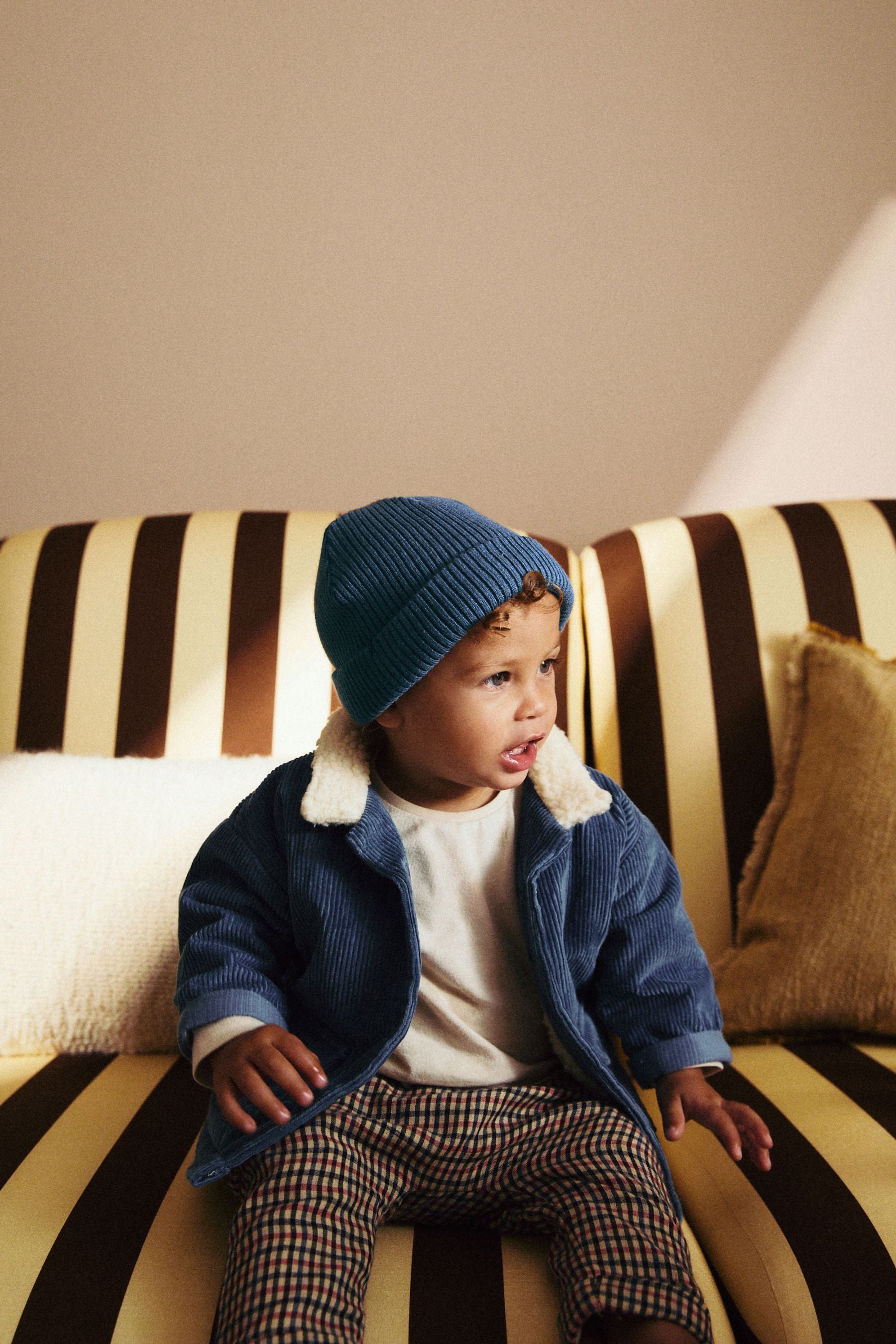 Navy Blue Knitted Baby Beanie Hat (0mths-2yrs)