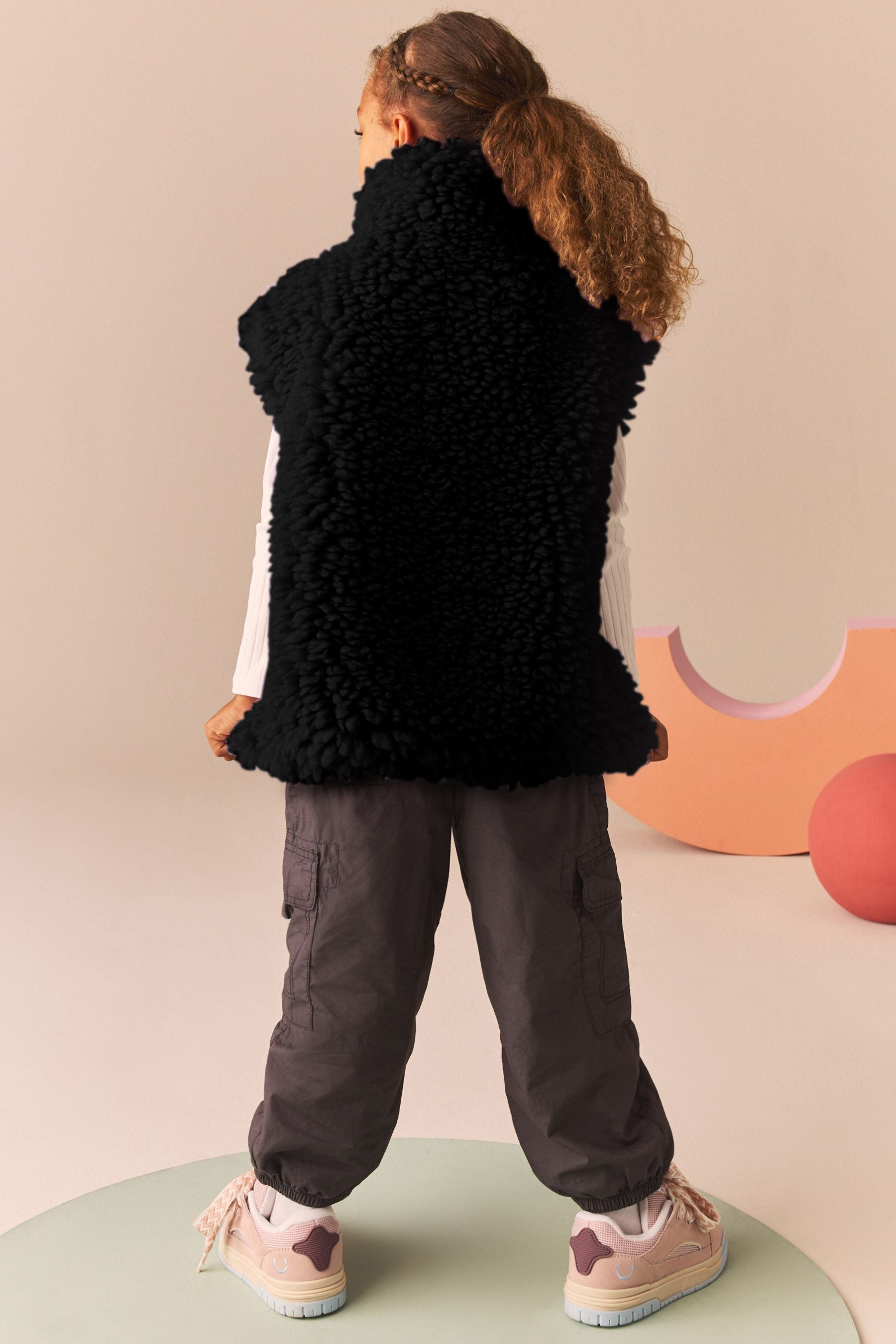 Black Chunky Borg Gilet (3-16yrs)