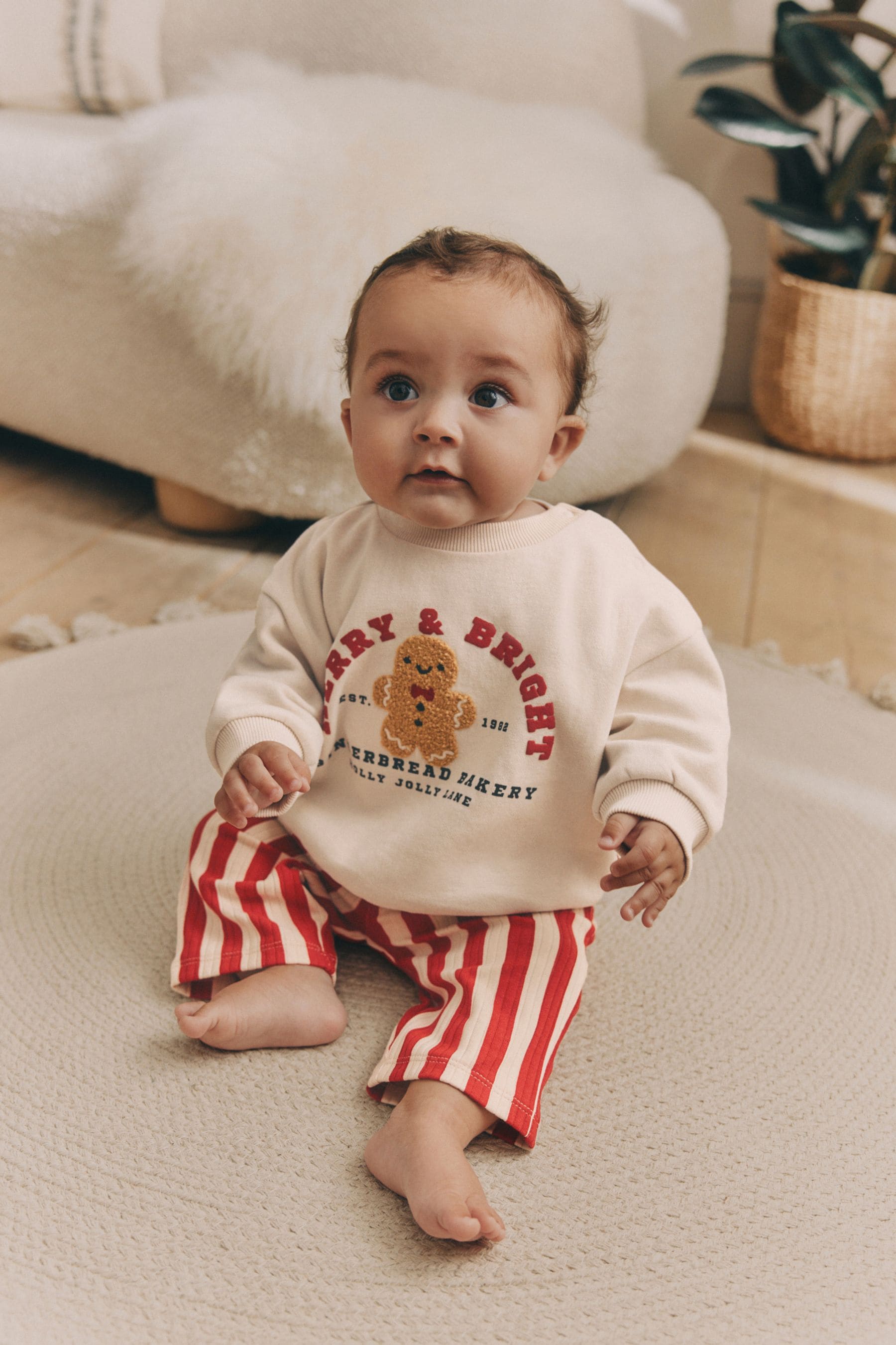 Neutral Gingerbread Baby Christmas Cosy Sweatshirt and Joggers Set (0mths-2yrs)