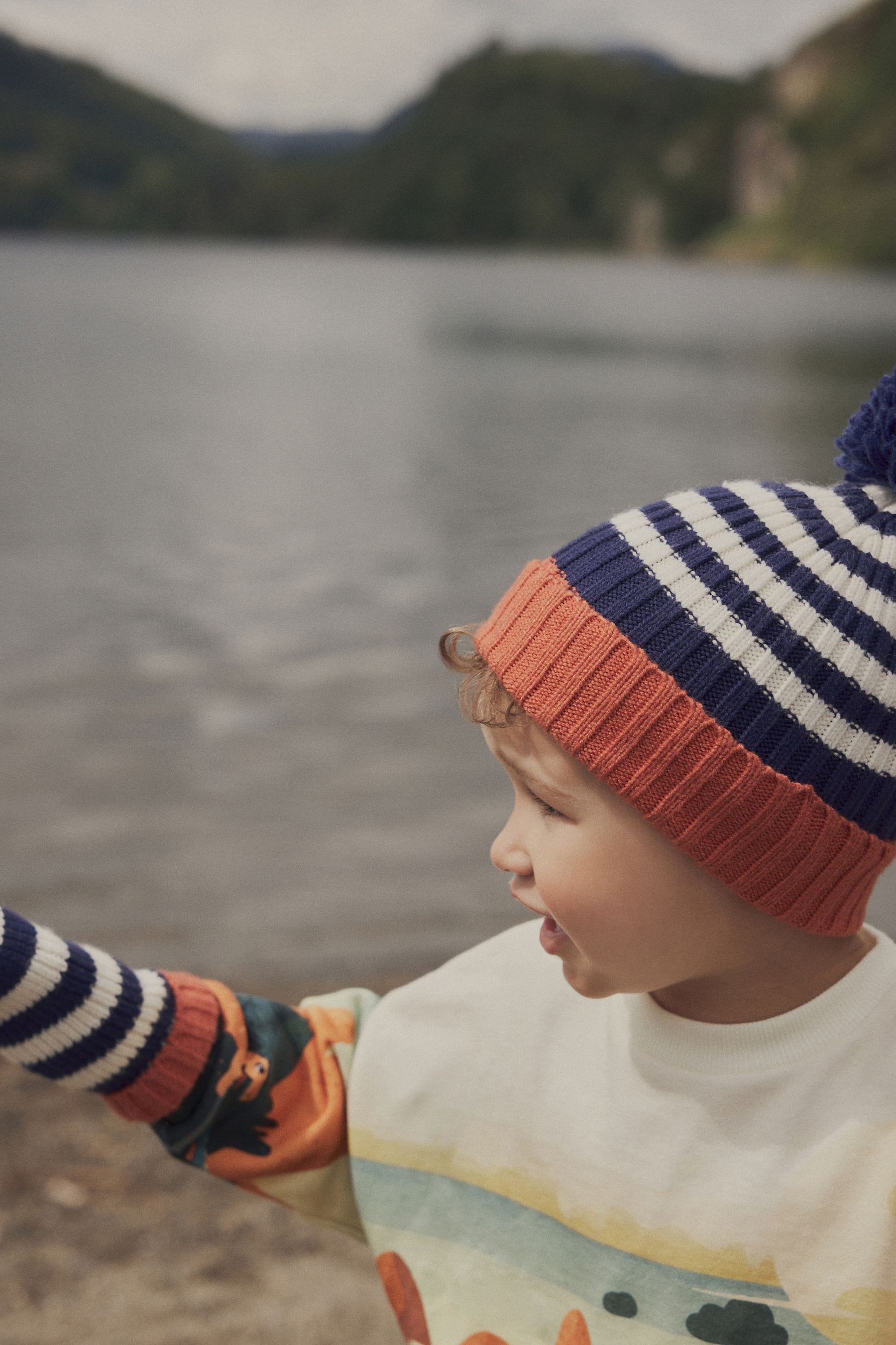 Navy Blue Stripe Hat And Mittens Set (3mths-10yrs)