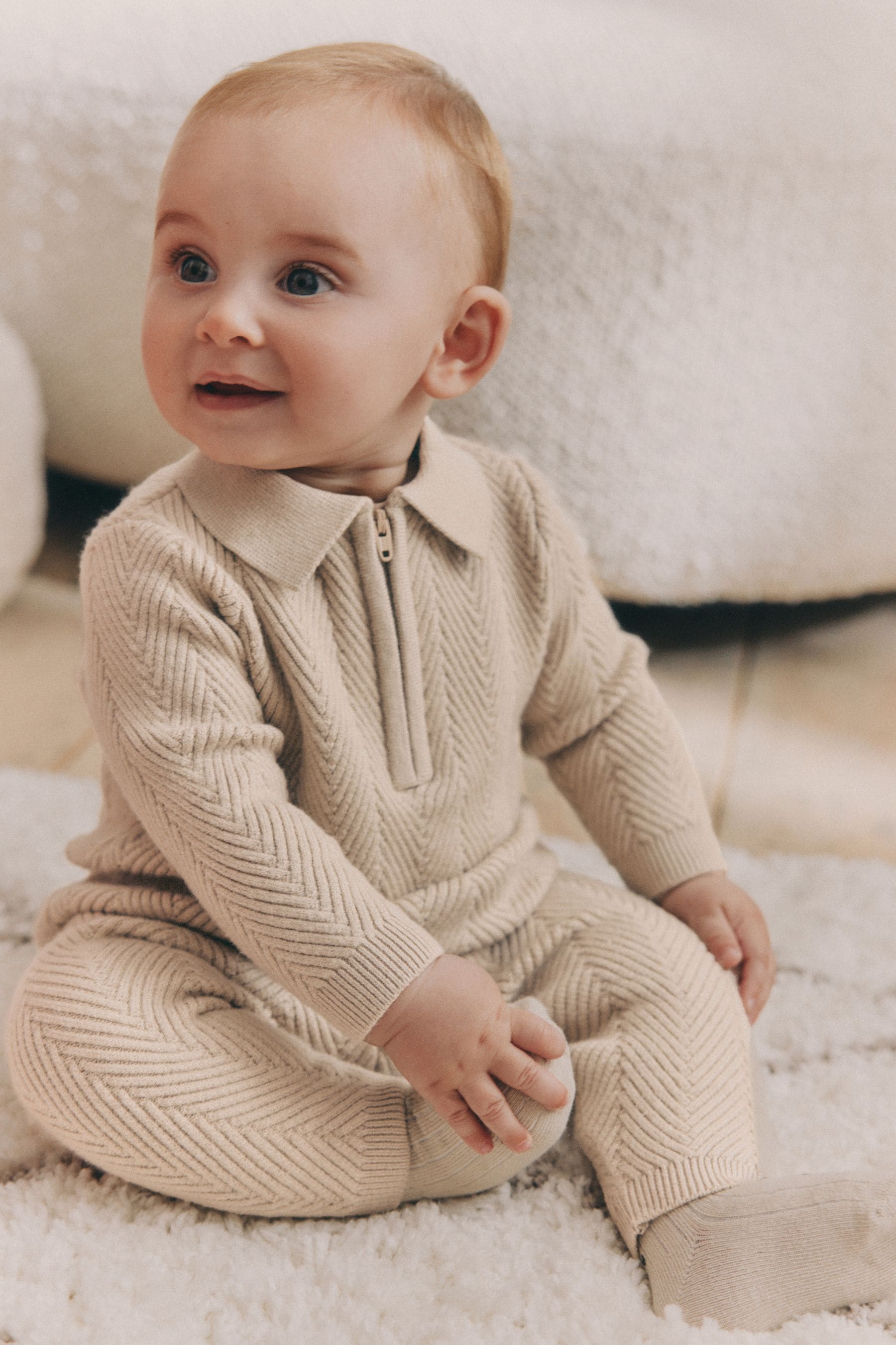 Neutral Baby Knitted Jumper and Leggings Set (0mths-2yrs)