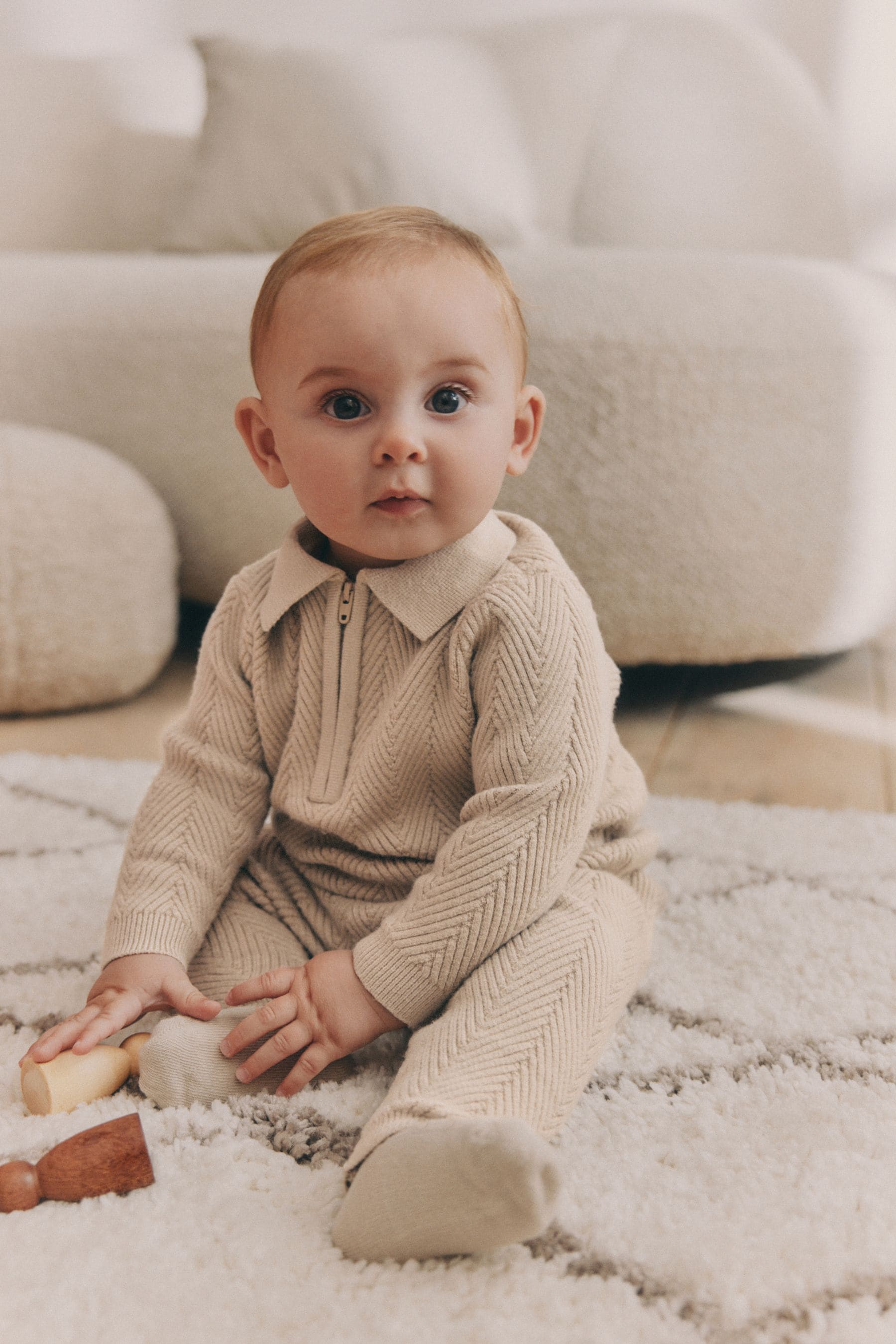 Neutral Baby Knitted Jumper and Leggings Set (0mths-2yrs)