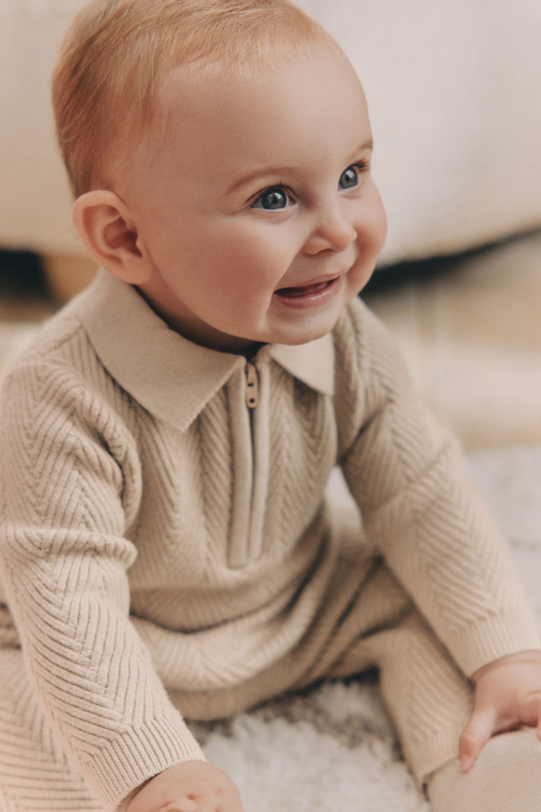 Neutral Baby Knitted Jumper and Leggings Set (0mths-2yrs)