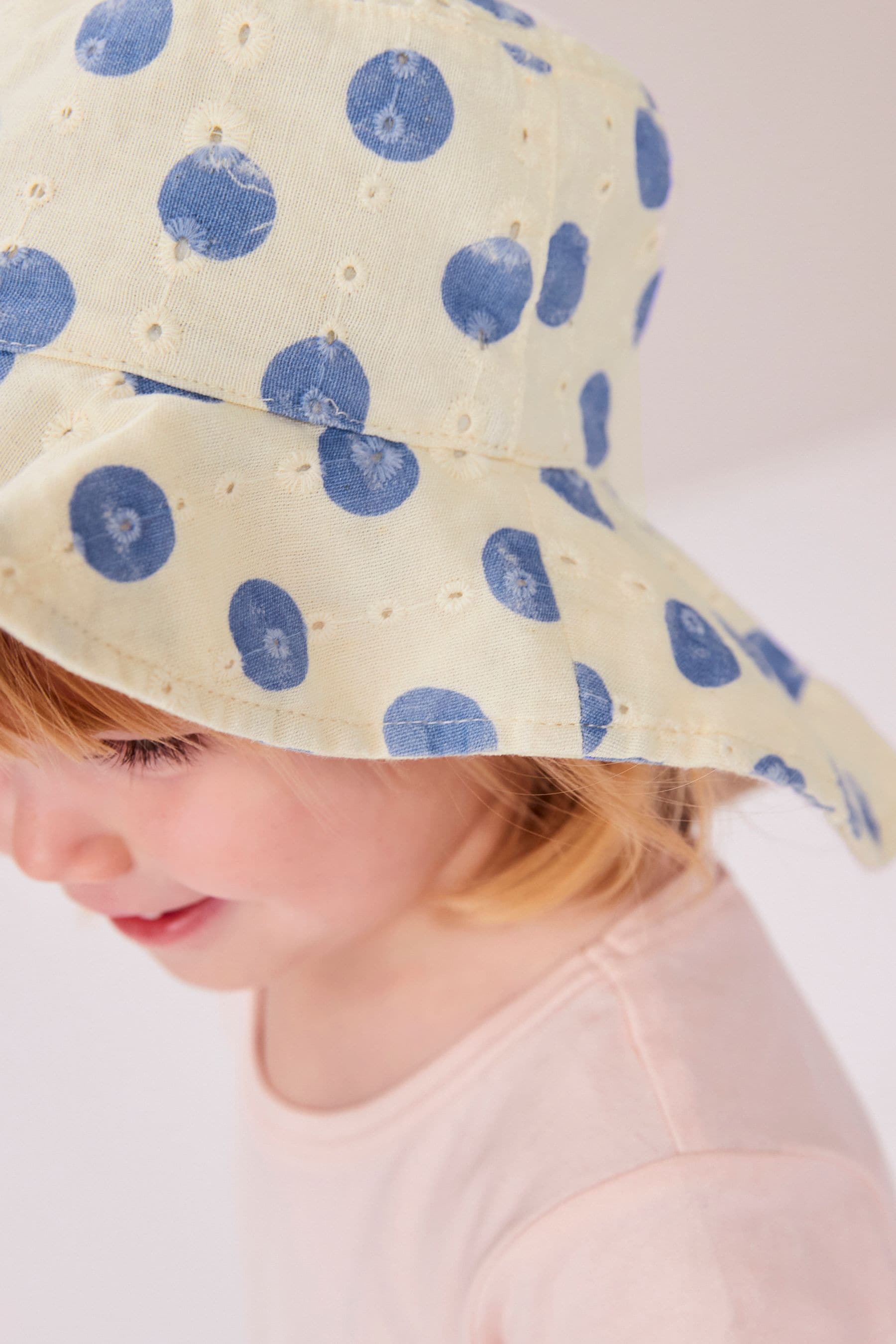 White/Blue Low Back Bucket Hat (3mths-10yrs)